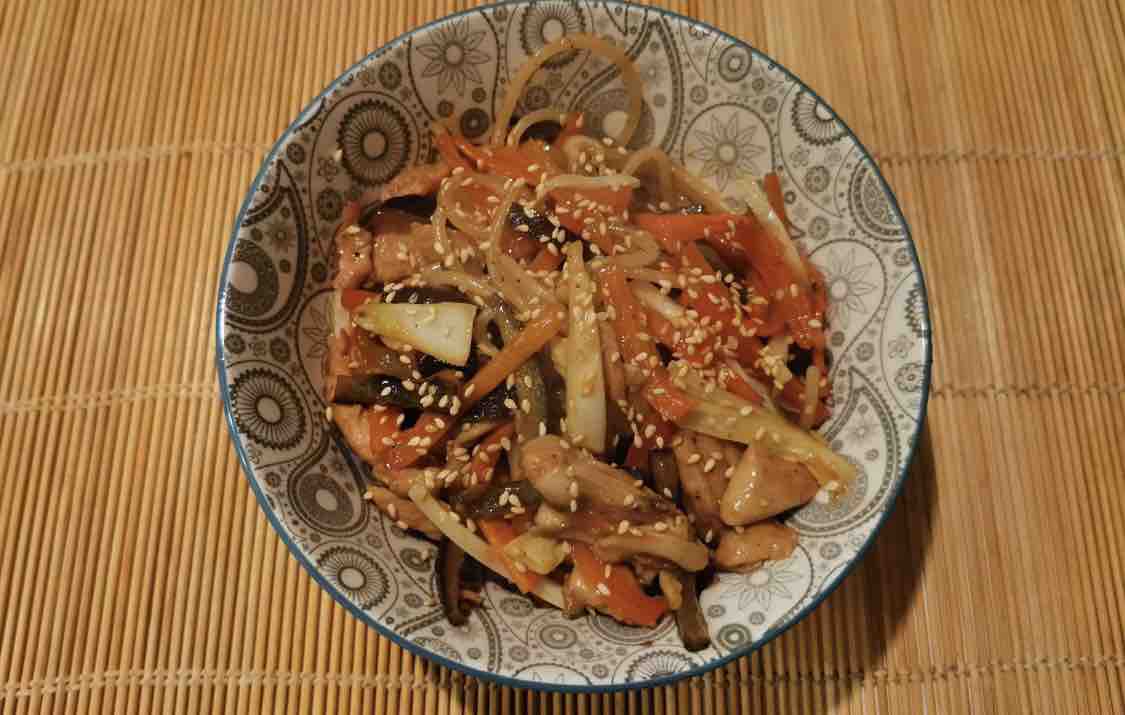 Wok по-тайски Sen Soy лапша рисовая с соусом pad thai и кунжутом 235 г -  отзывы покупателей на маркетплейсе Мегамаркет | Артикул: 100023926992