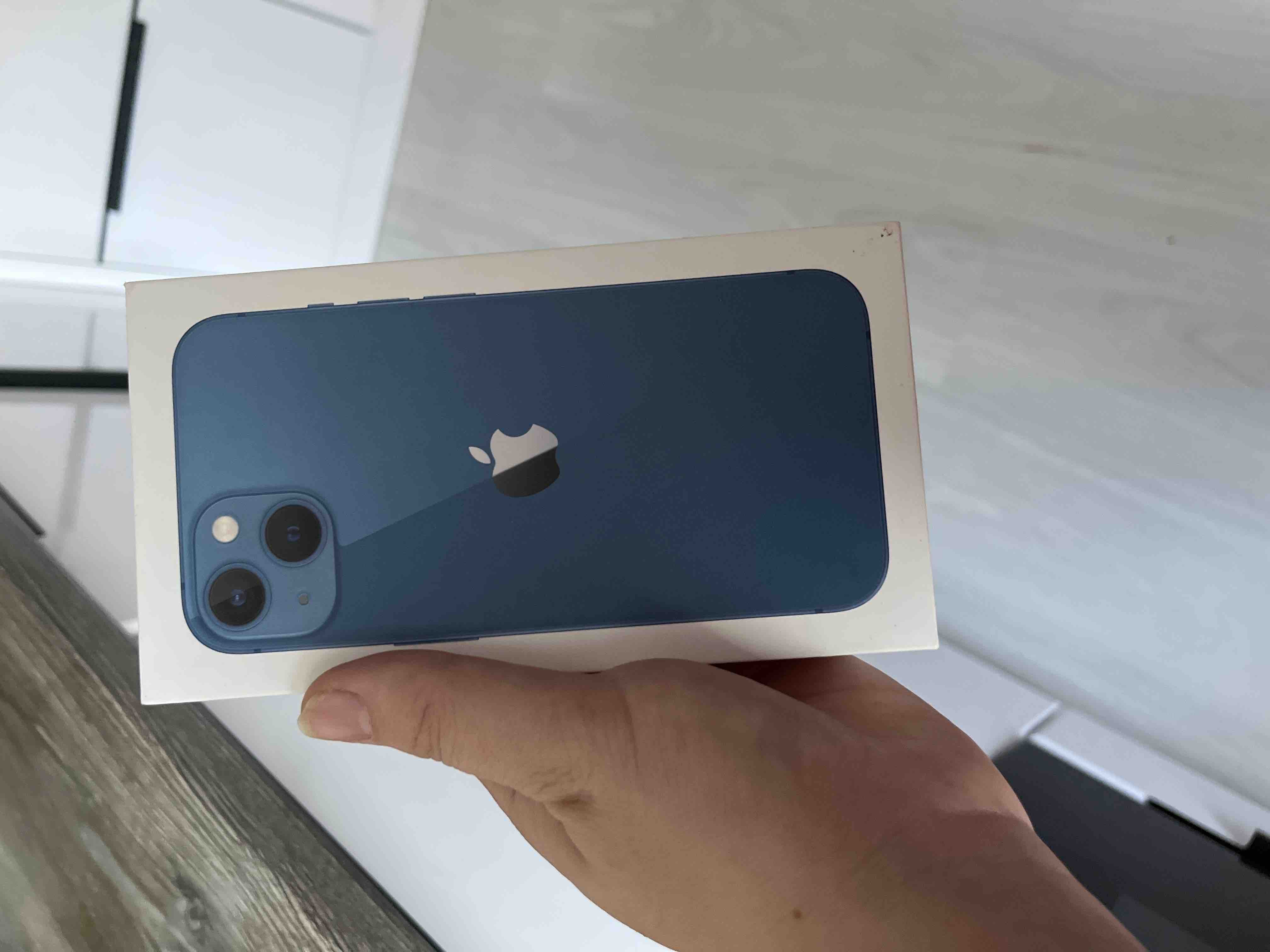 Смартфон Apple IPhone 13 128Gb Blue - отзывы покупателей на маркетплейсе  Мегамаркет | Артикул: 100049930661