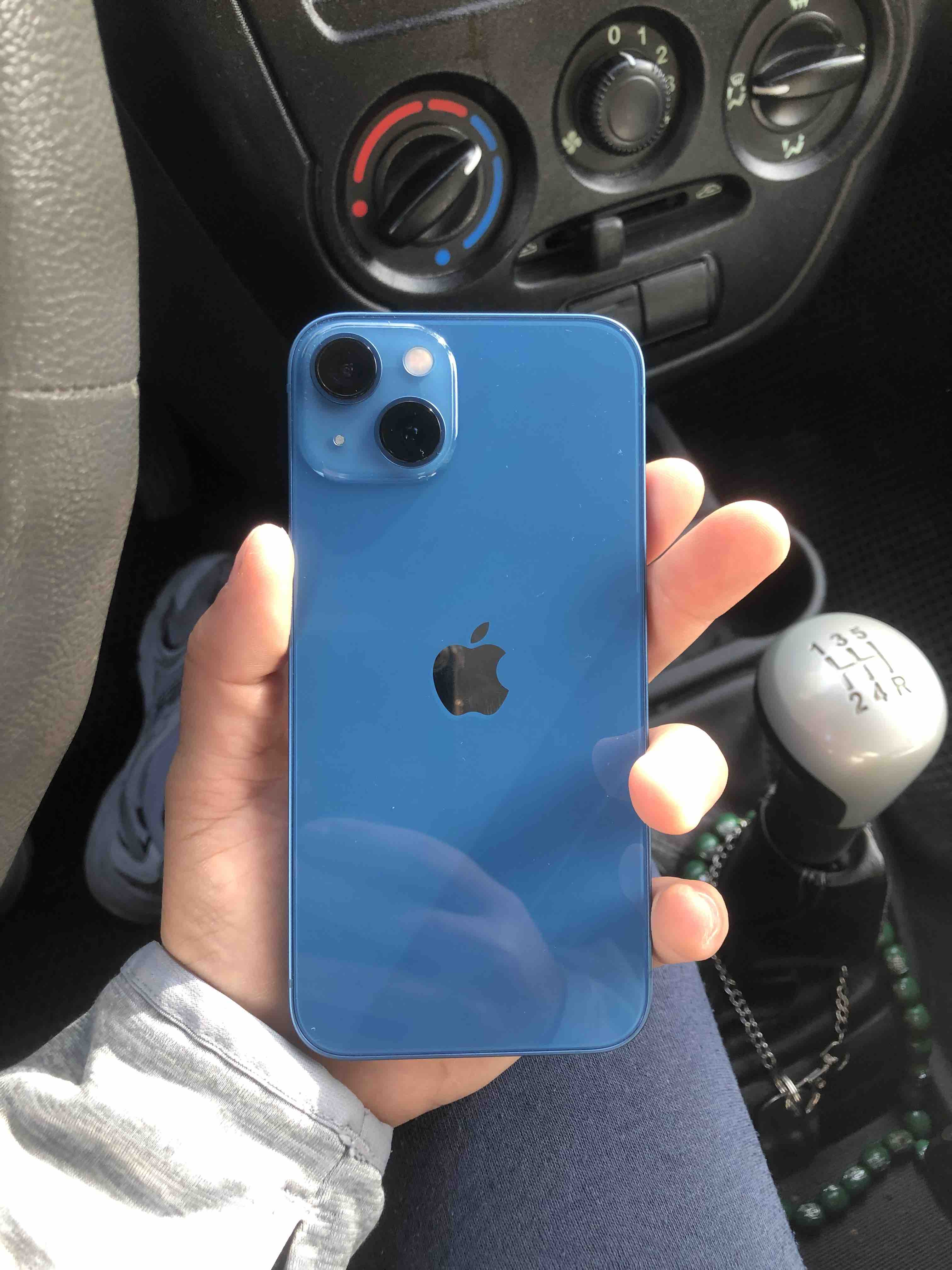 Смартфон Apple iPhone 13 256GB Blue - отзывы покупателей на маркетплейсе  Мегамаркет | Артикул: 100029275867