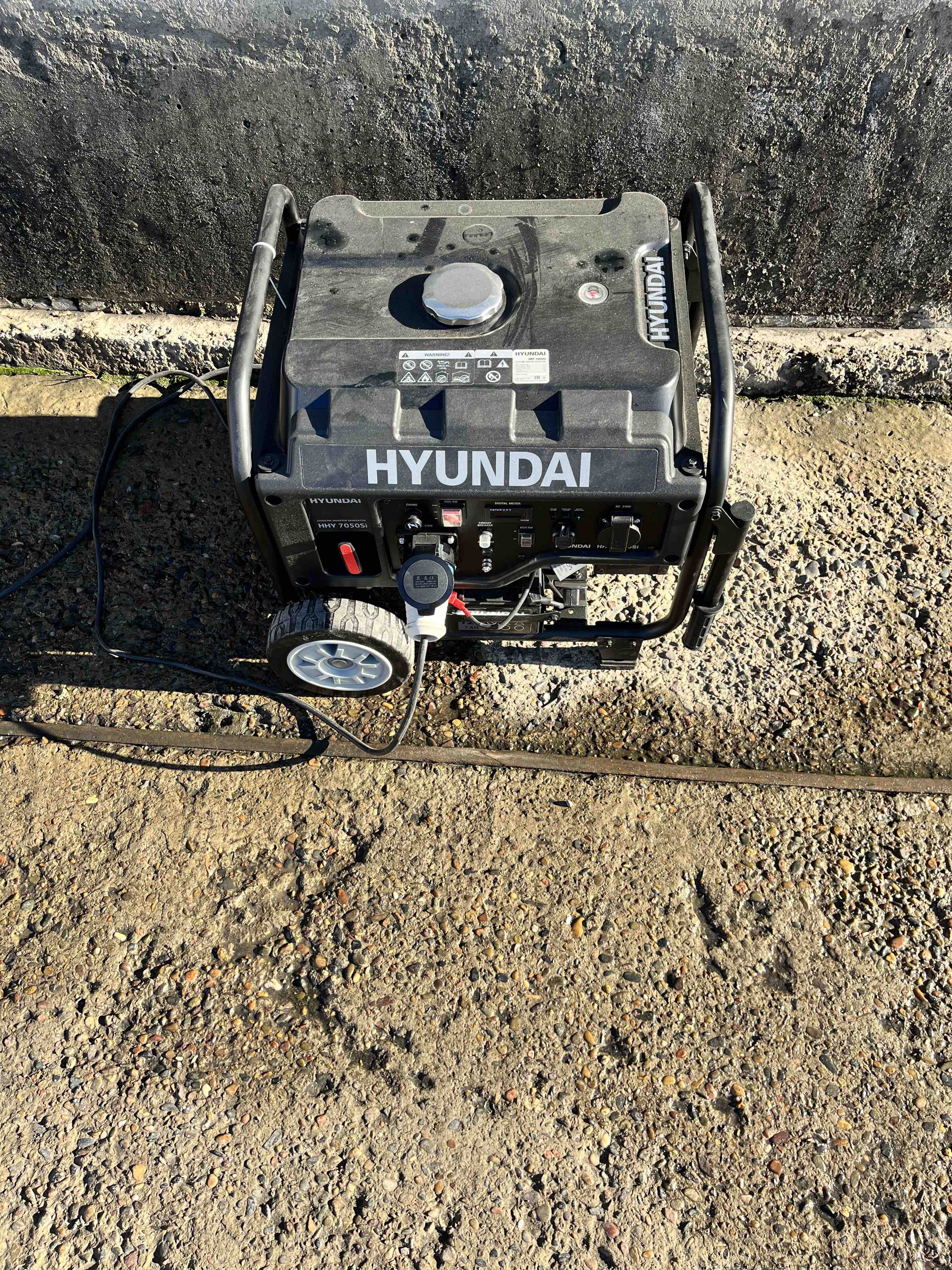 Инверторный генератор hyundai hhy 7050si. Бензиновый Генератор Hyundai HHY 3050si, (3300 Вт)
