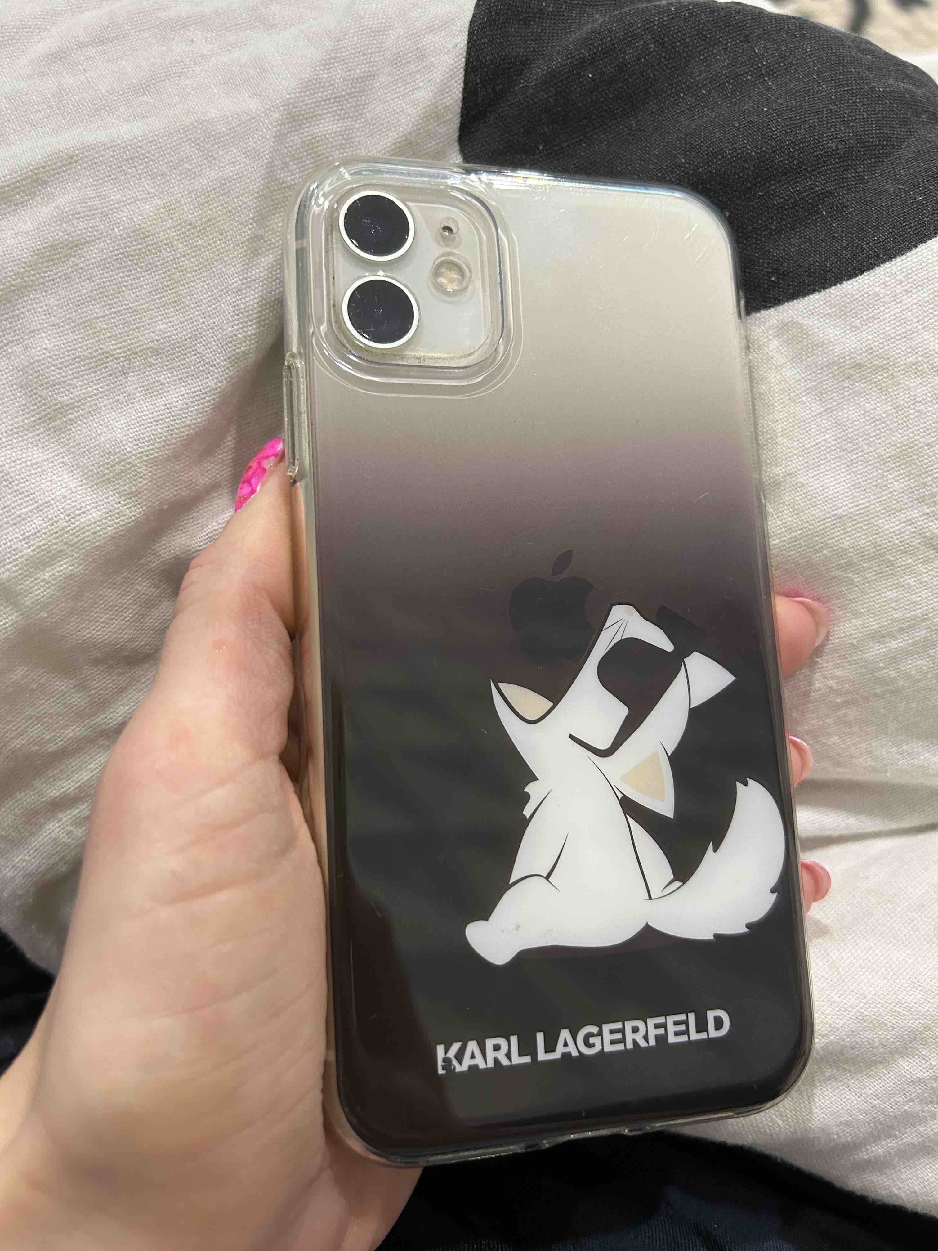 Чехол Karl Lagerfeld Choupette Fun Sunglasses Hard Black для Apple iPhone  11, купить в Москве, цены в интернет-магазинах на Мегамаркет