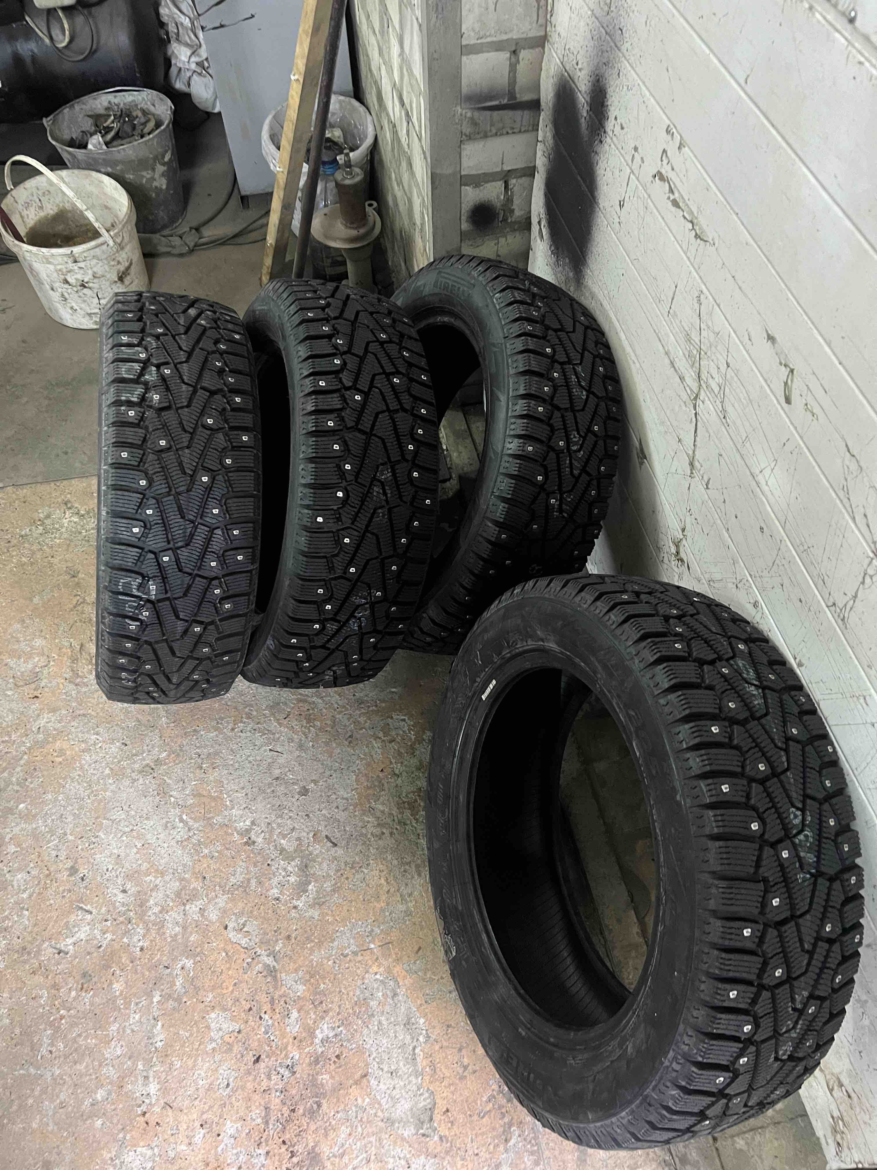 Шины Pirelli Ice Zero 205/55 R16 94T XL - отзывы покупателей на Мегамаркет  | 100013213158