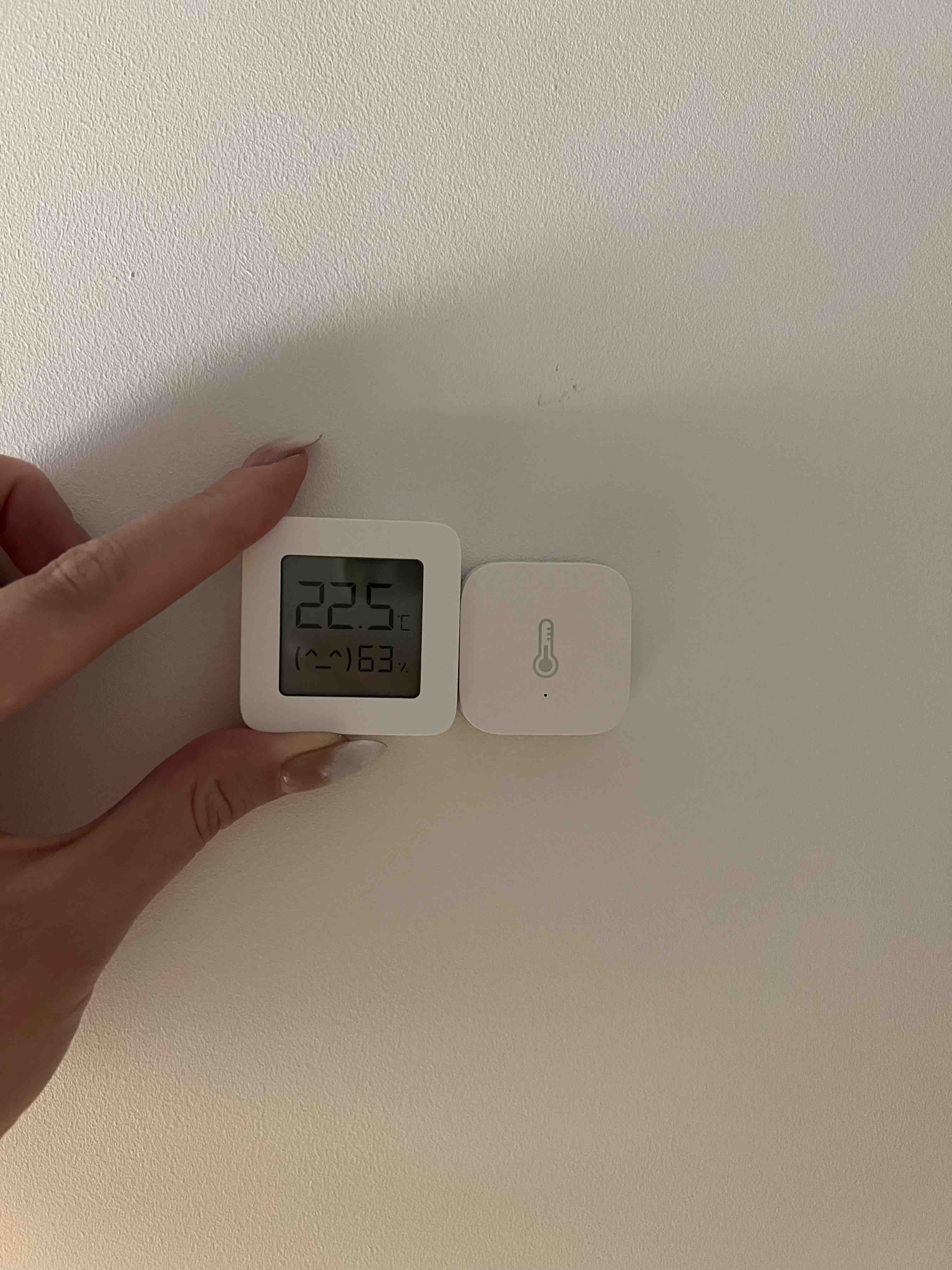 Xiaomi temperature humidity monitor. Xiaomi temperature humidity monitor