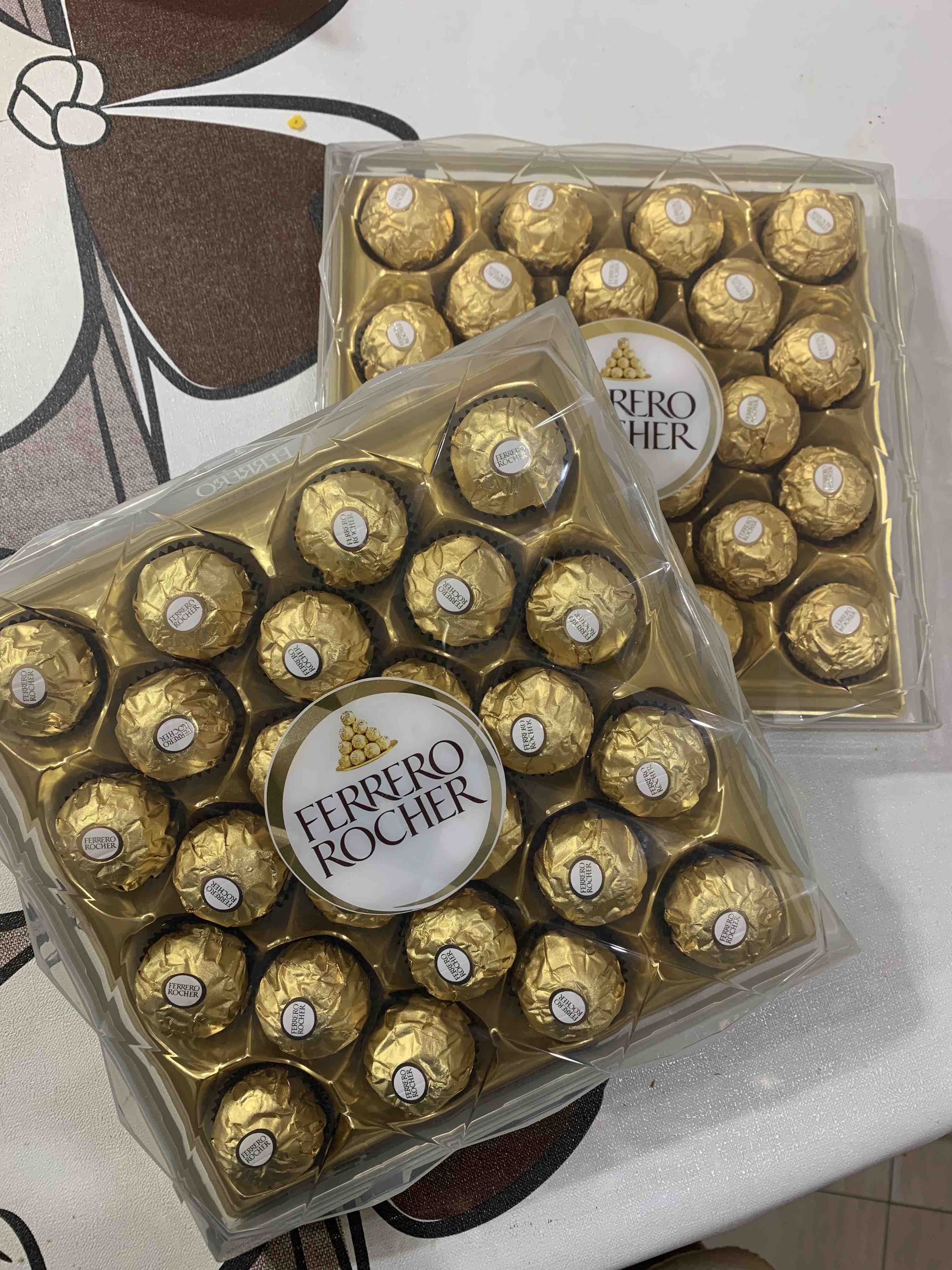 Купить конфеты Ferrero Rocher хрустящие с лесным орехом 300 г, цены на  Мегамаркет | Артикул: 100023331930