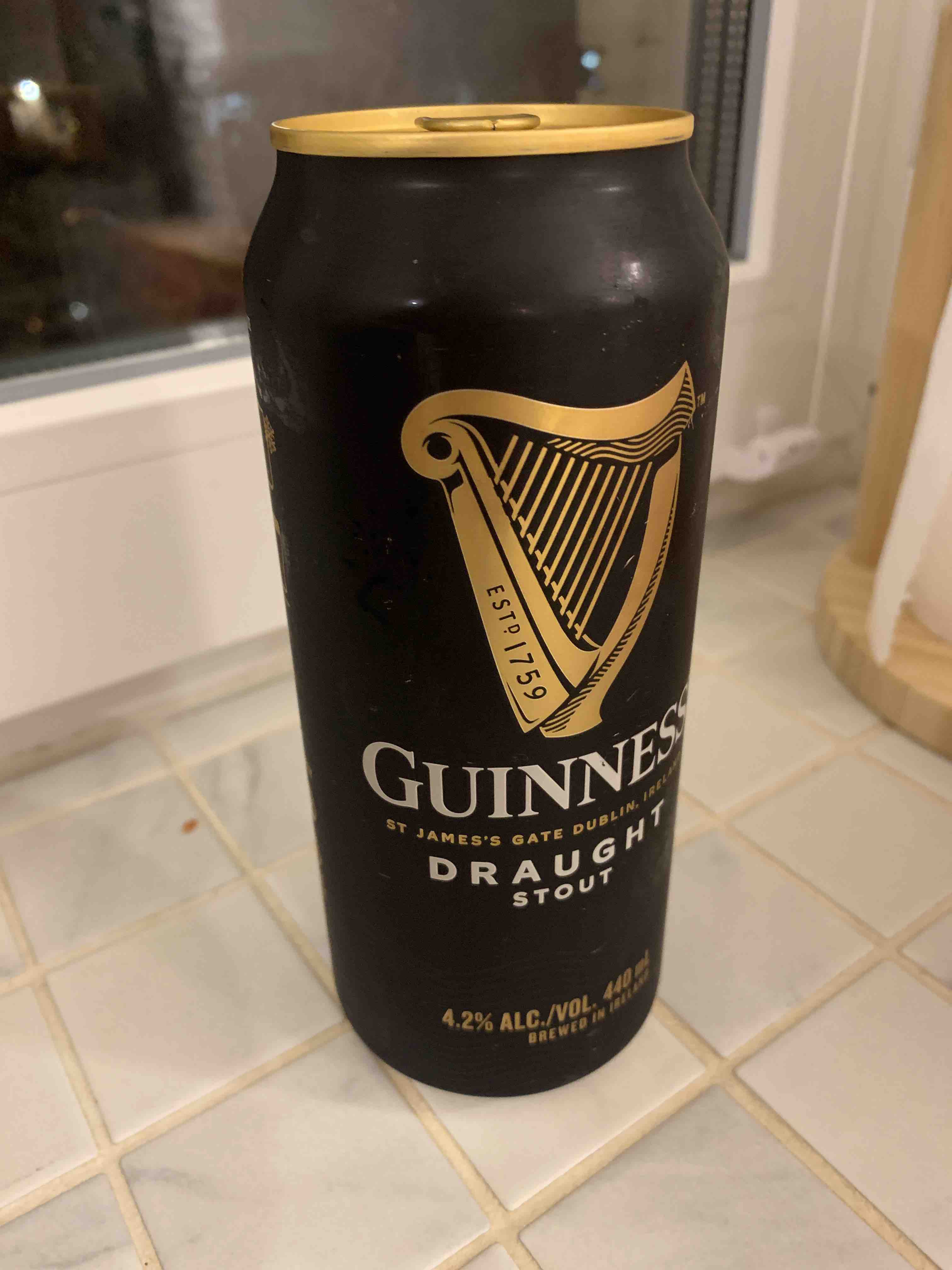 Пиво Guinness Draught Stout темное 0,44 л ж/б - отзывы покупателей на  маркетплейсе Мегамаркет | Артикул: 100027345767