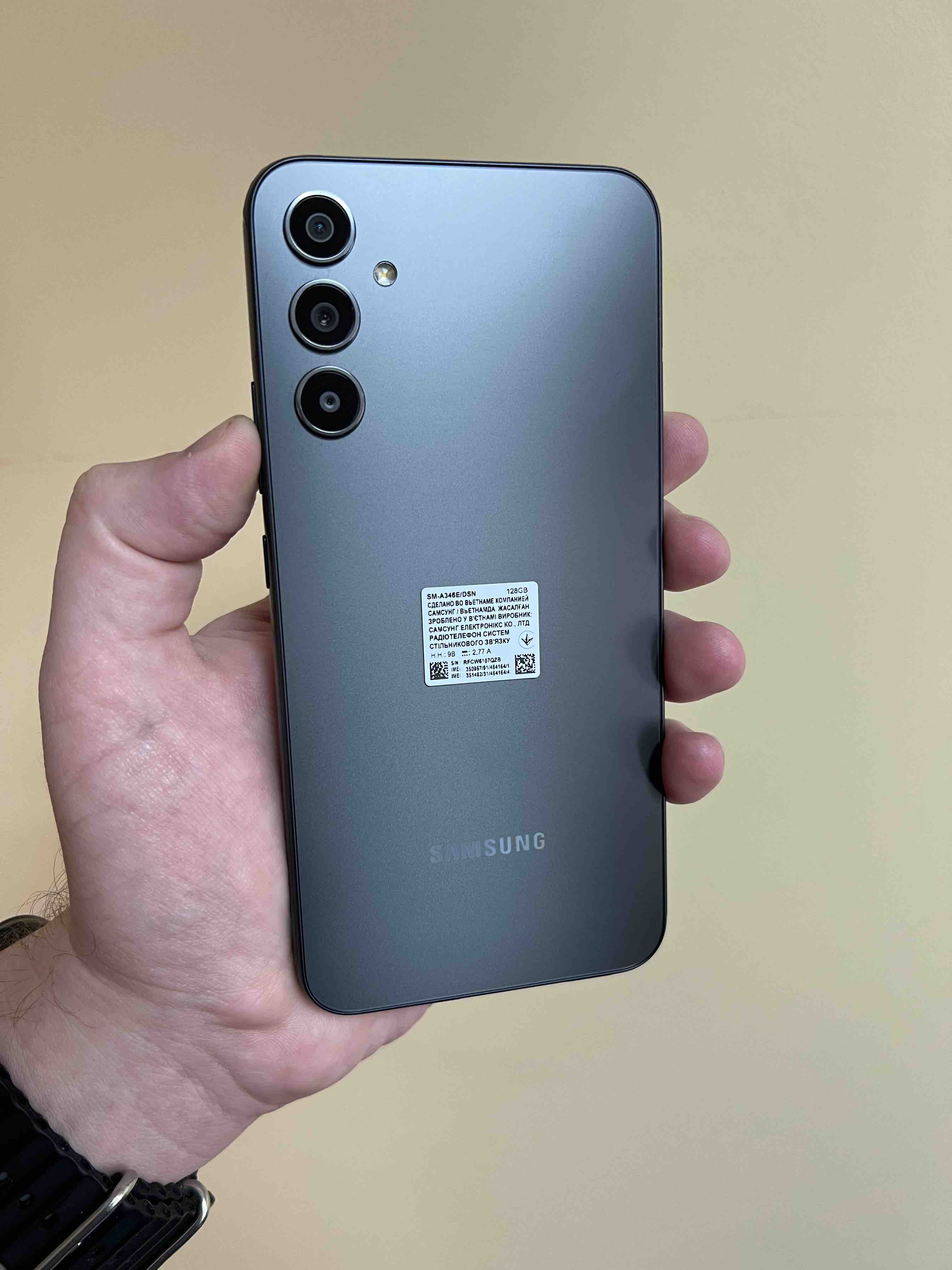 Смартфон Samsung Galaxy A34 6/128GB graphite (SM-A346EZKAAFC), купить в  Москве, цены в интернет-магазинах на Мегамаркет