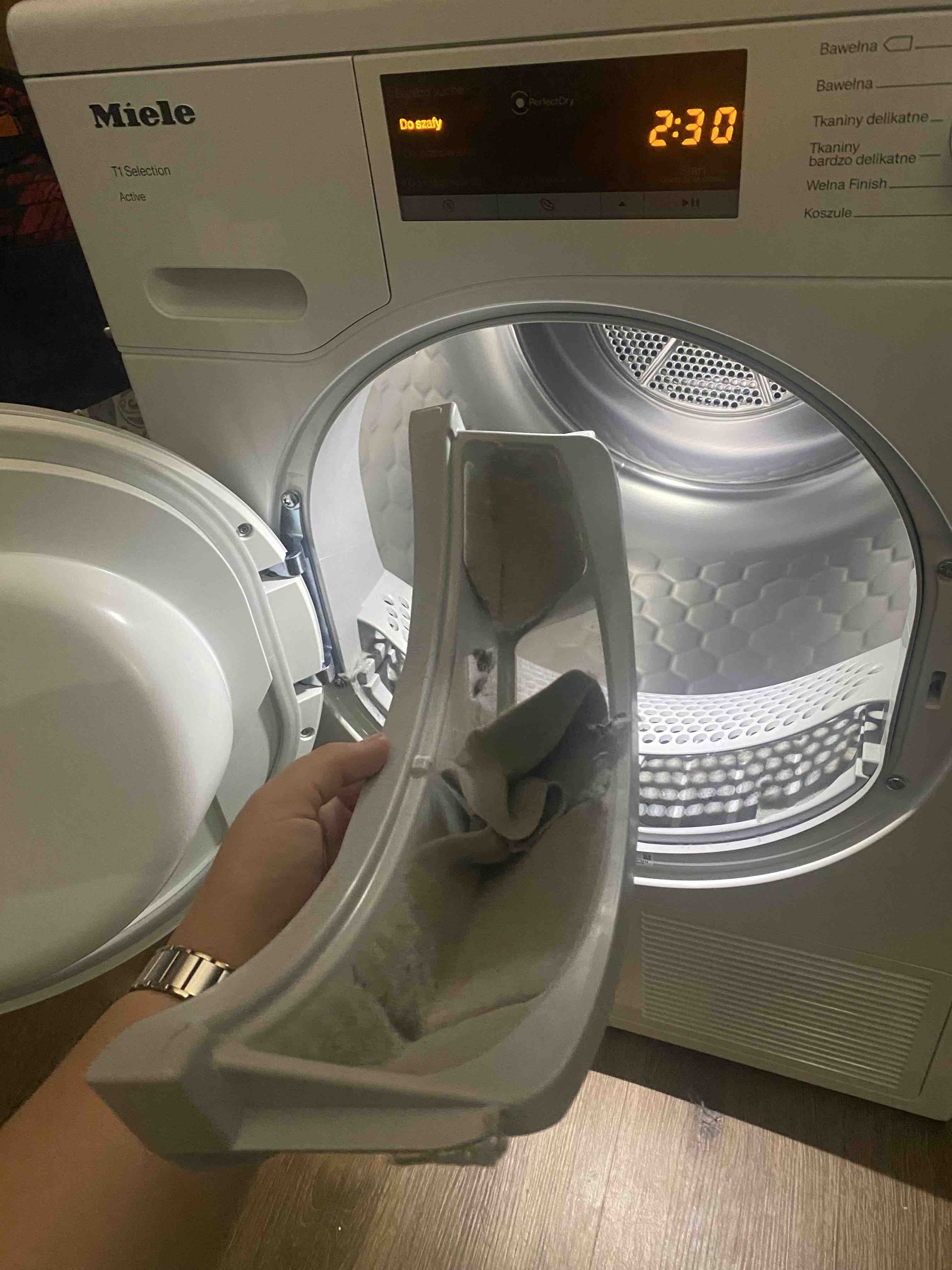 Сушильная машина Miele TSA223WP белый – купить в Москве, цены в  интернет-магазинах на Мегамаркет