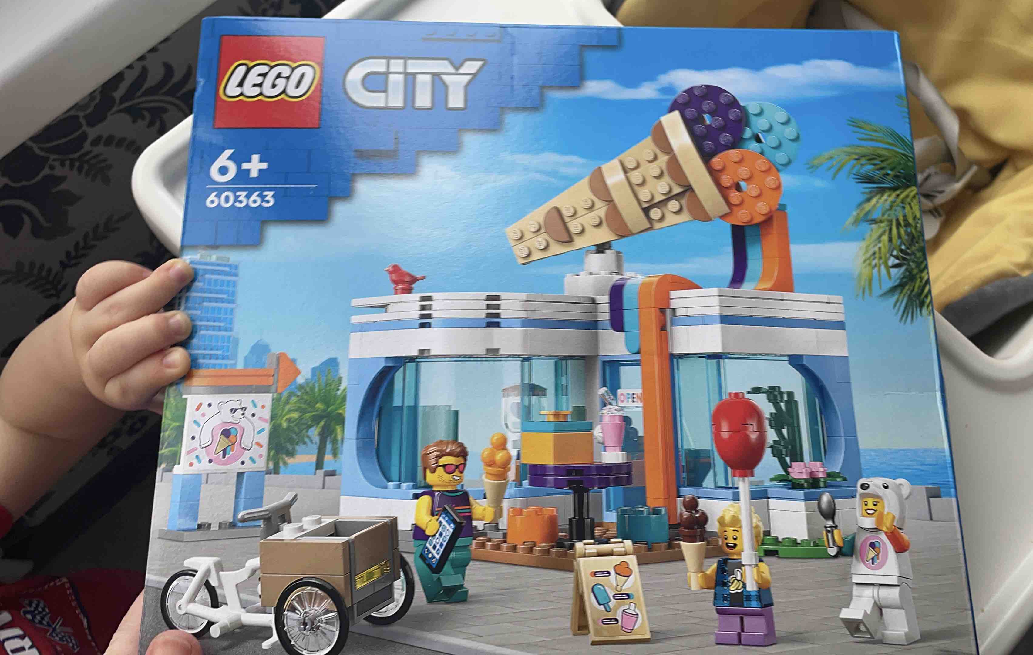 Купить конструктор LEGO City Магазин мороженого, 296 деталей, 60363, цены  на Мегамаркет | Артикул: 100056152769