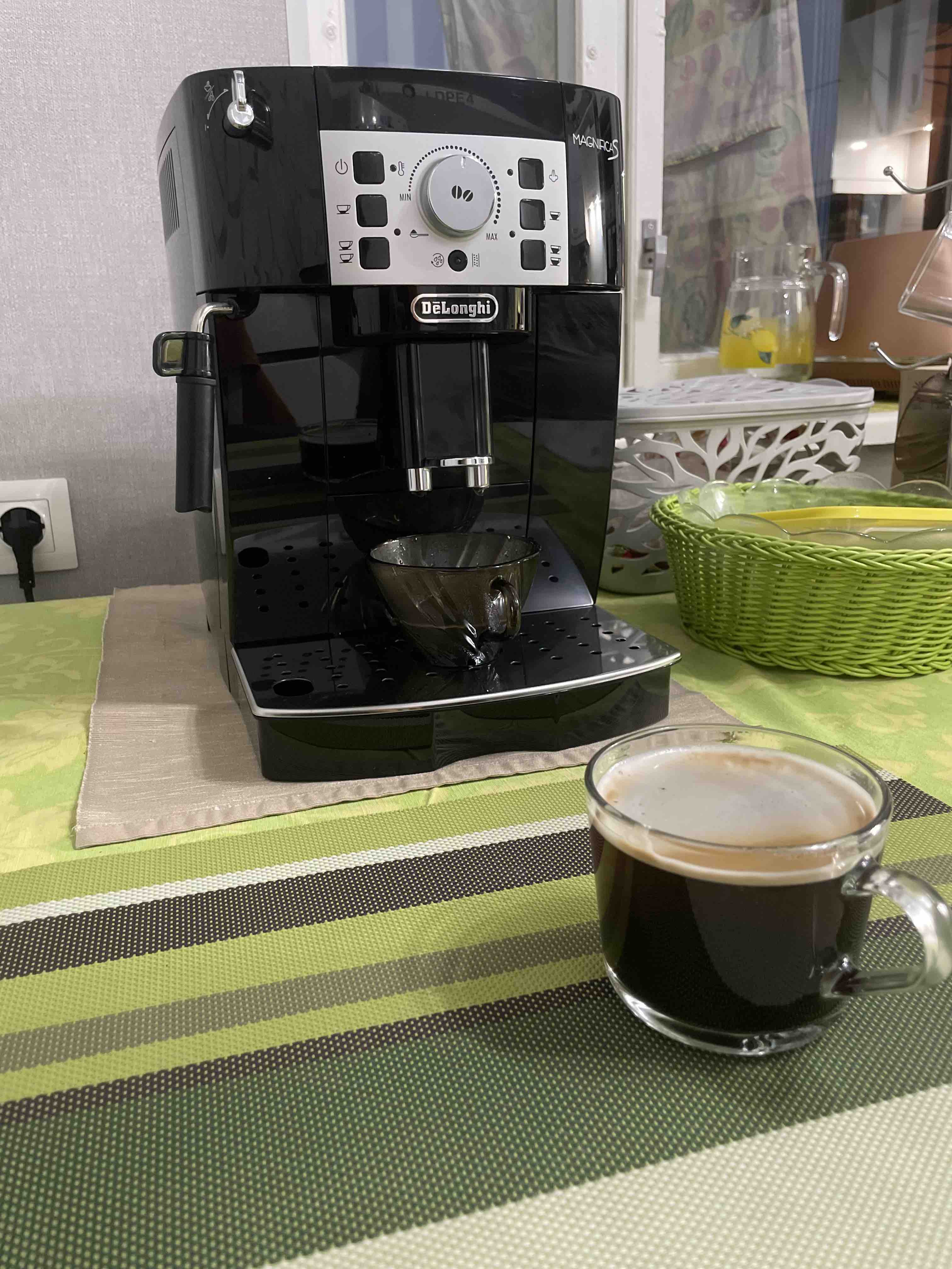 Кофемашина автоматическая Delonghi ECAM22.105.B серебристая, черная -  отзывы покупателей на маркетплейсе Мегамаркет | Артикул: 600010408907