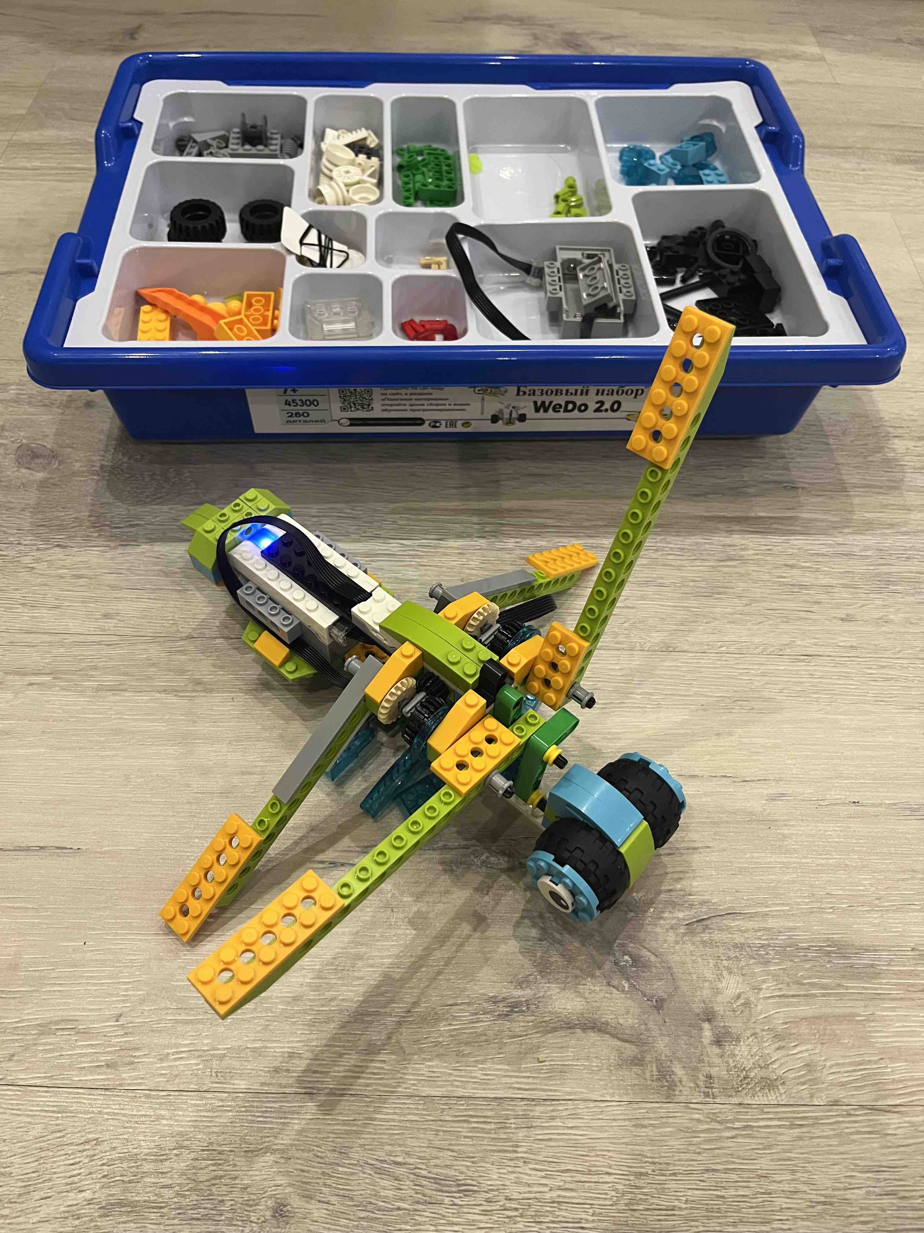 Купить конструктор WeDo 2.0 Базовый набор 45300, цены на Мегамаркет |  Артикул: 600009071324