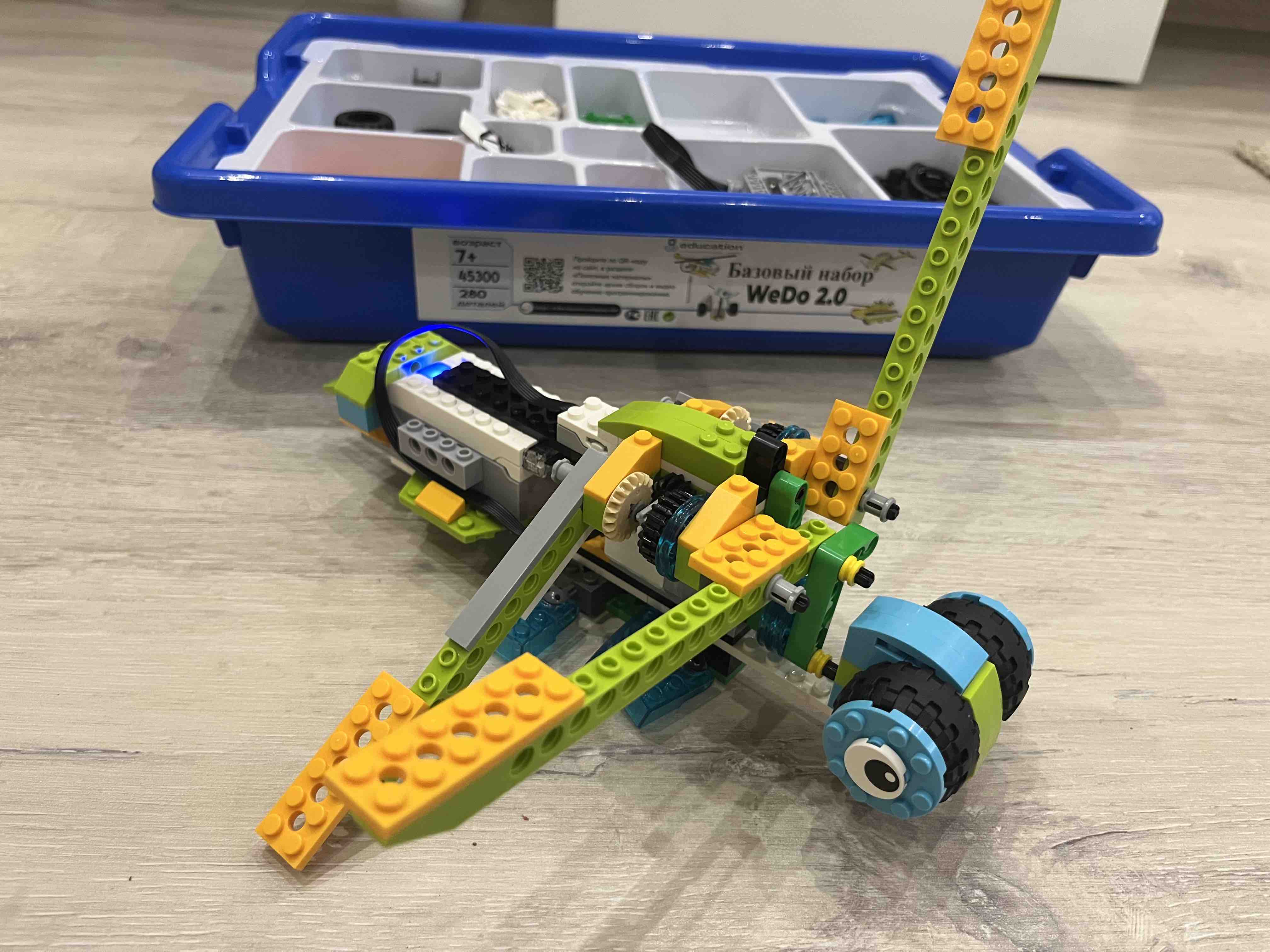 Конструктор wedo 2.0 базовый. Конструктор WEDO 2.0 базовый набор.