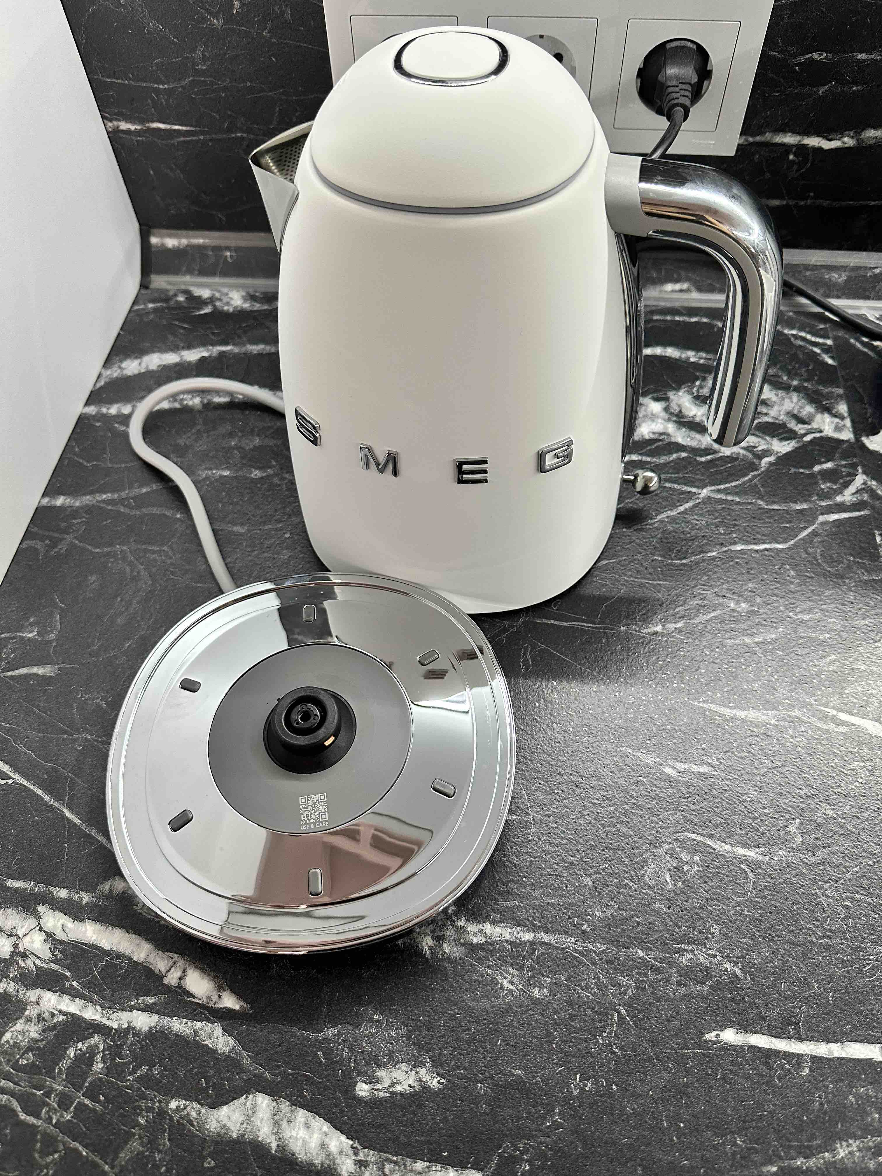 Чайник электрический Smeg KLF03WHMEU Matte White - отзывы покупателей на  маркетплейсе Мегамаркет | Артикул: 100028611404