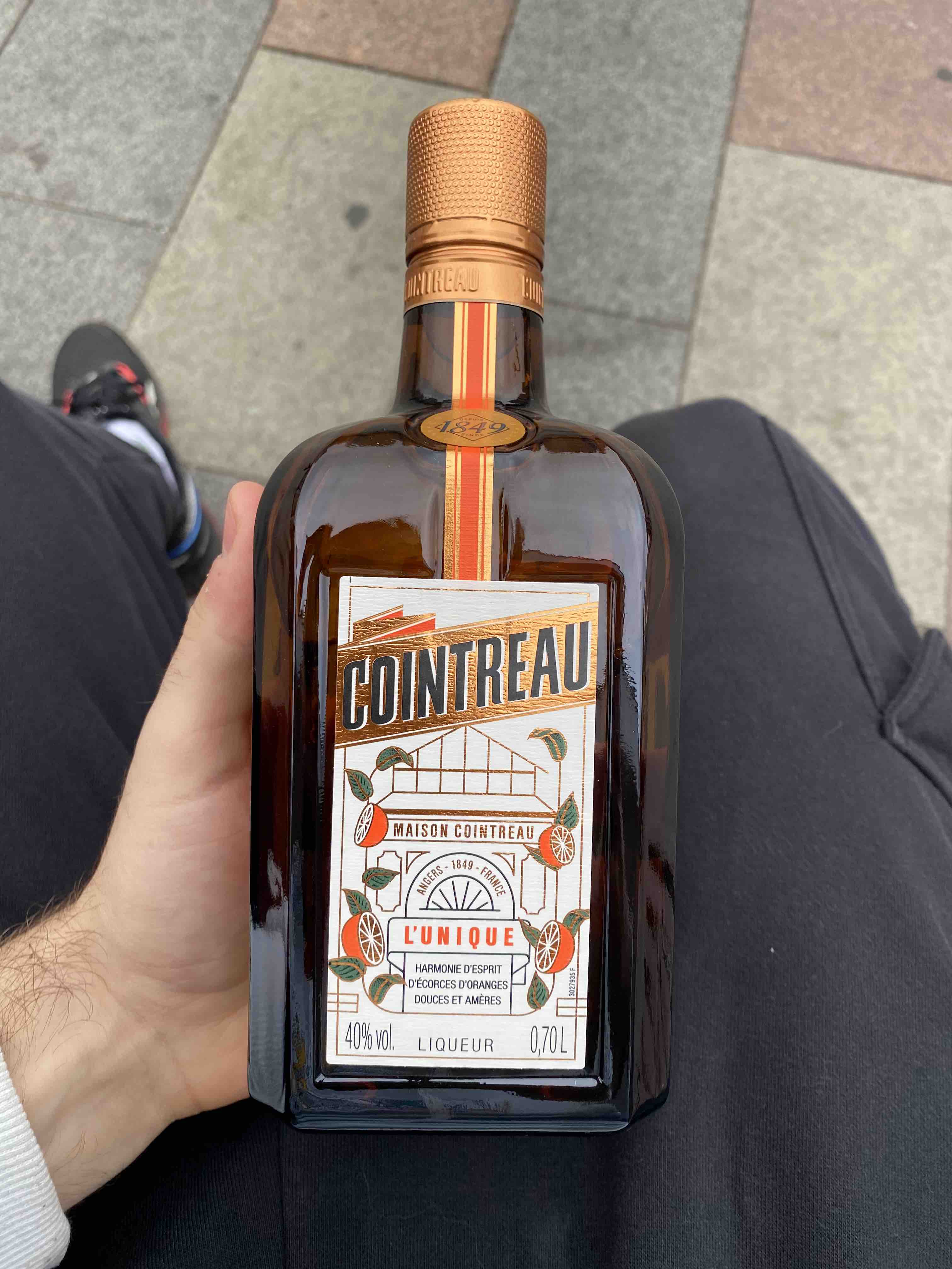 Ликер Cointreau 0.7 л - отзывы покупателей на маркетплейсе Мегамаркет |  Артикул: 100025351847