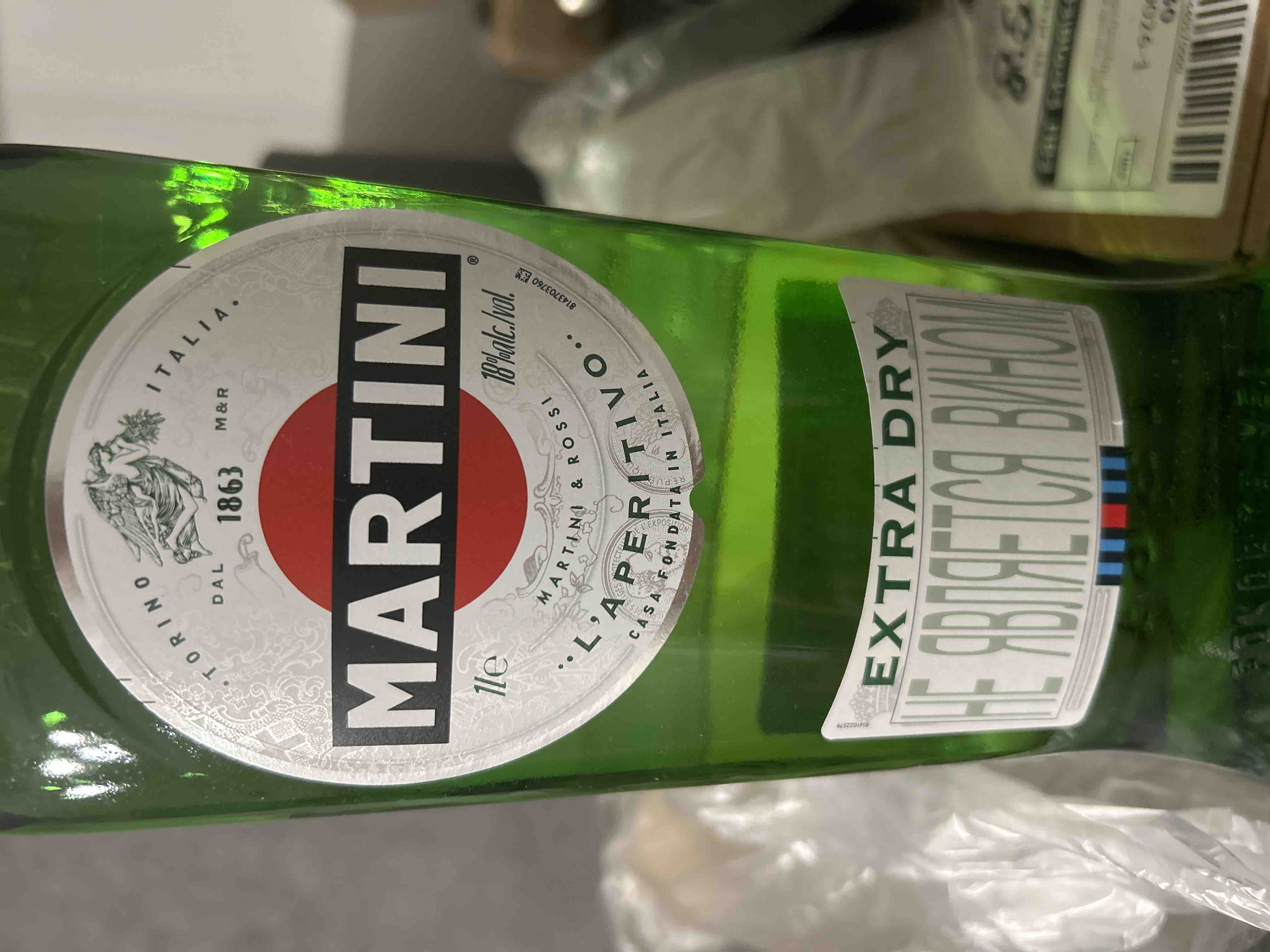 Вермут Martini Экстра Драй 1 л - отзывы покупателей на маркетплейсе  Мегамаркет | Артикул: 100027345572