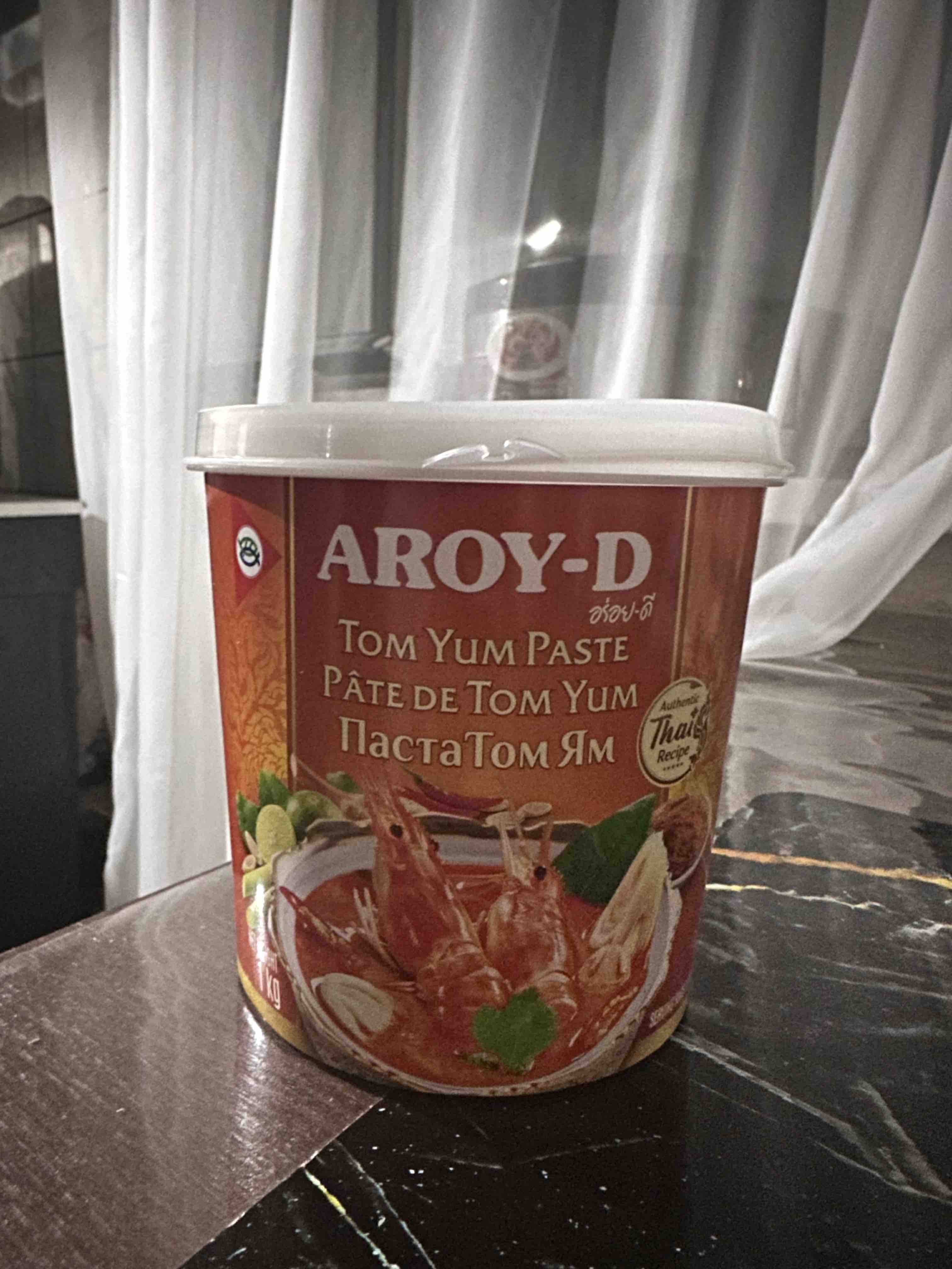 Купить паста Том Ям Aroy-D Tom Yum Paste кисло-сладкая, 1 кг, цены на  Мегамаркет | Артикул: 100044122675