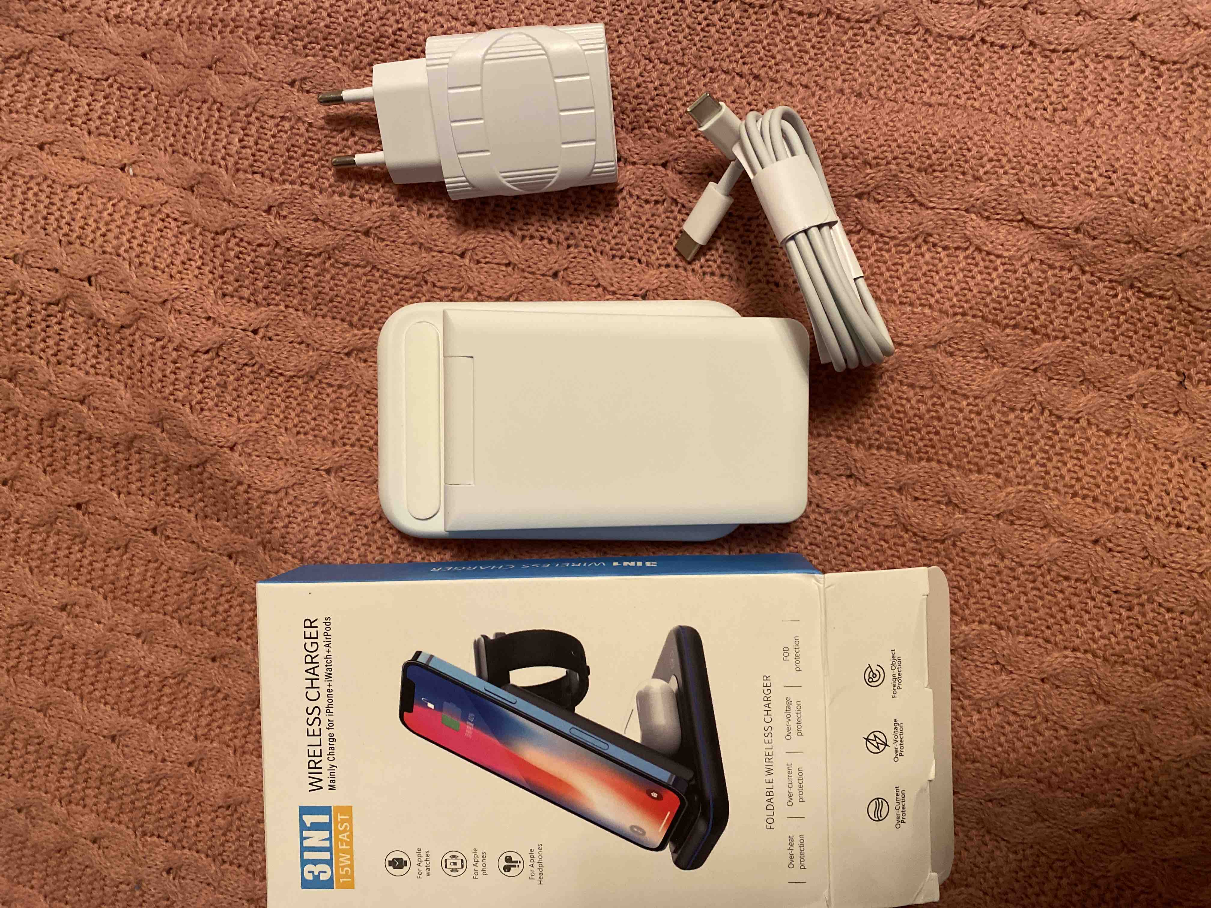 Беспроводное зарядное устройство 3in1 для iPhone/Apple Watch/AirPods , 15W  , White - отзывы покупателей на Мегамаркет