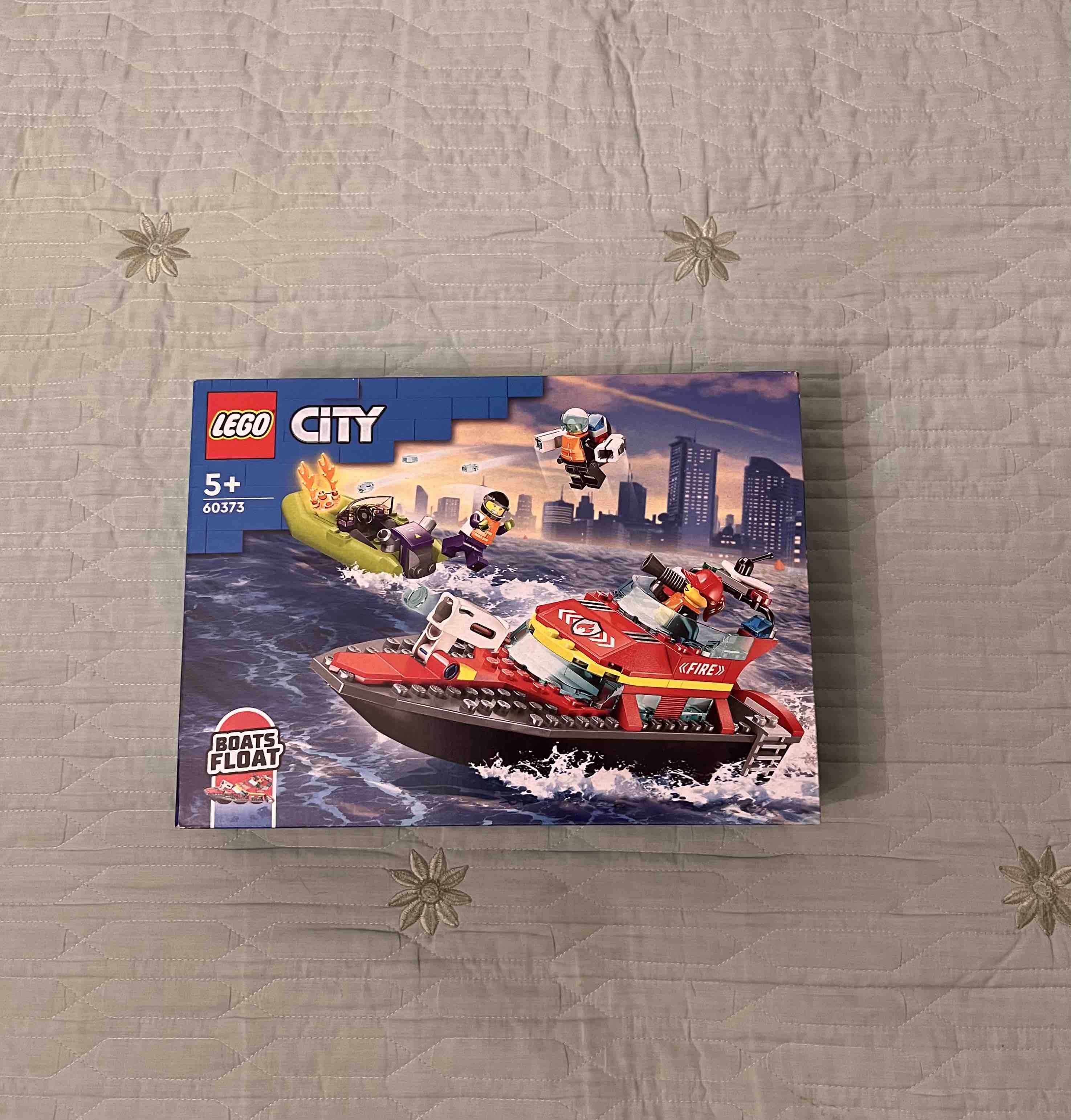 Отзывы о конструктор LEGO City Пожарная спасательная лодка, 144 детали,  60373 - отзывы покупателей на Мегамаркет | конструкторы LEGO 60373 -  600010709302