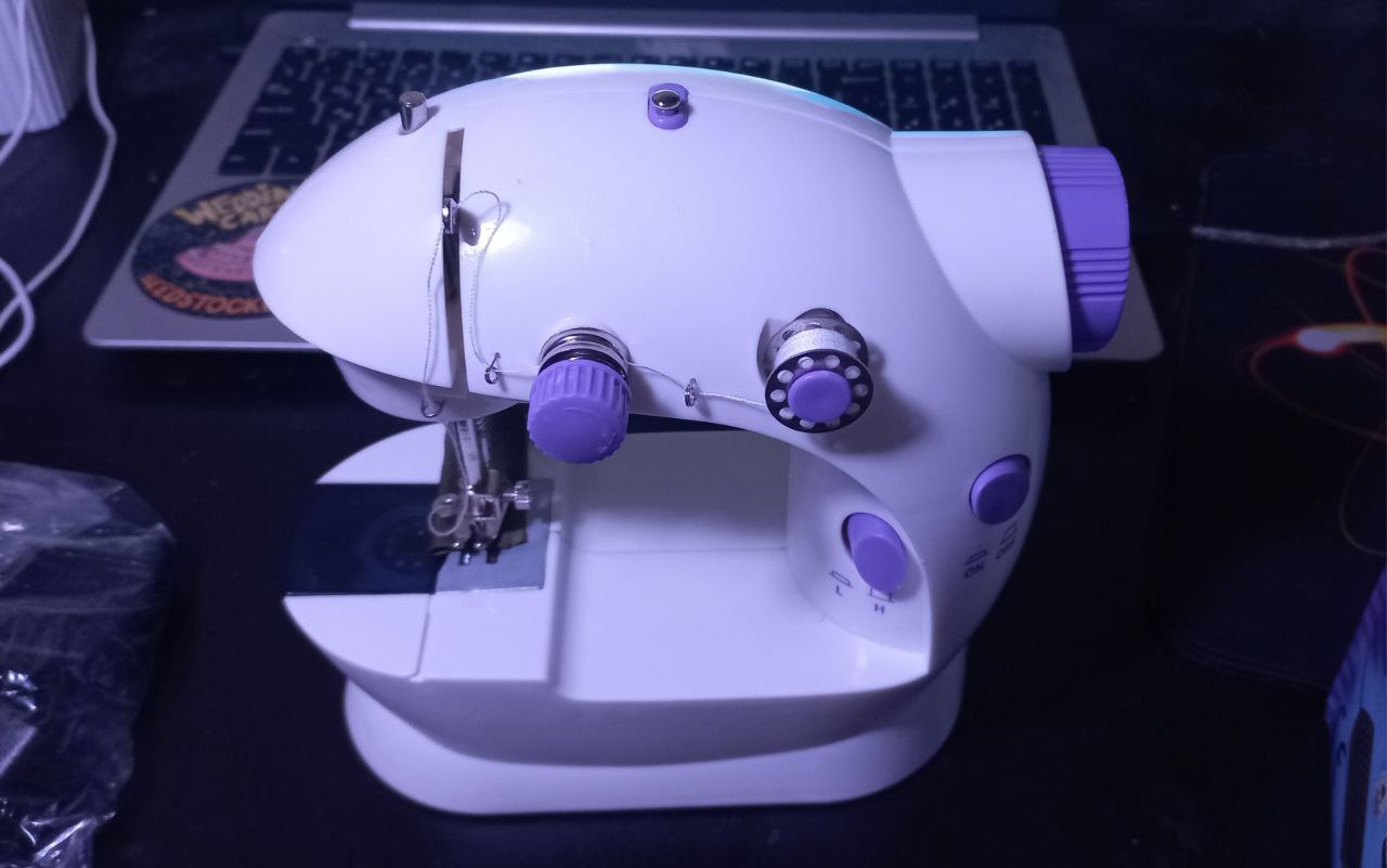 Швейная машина Mini Sewing Machine - отзывы покупателей на маркетплейсе  Мегамаркет | Артикул: 600003946670