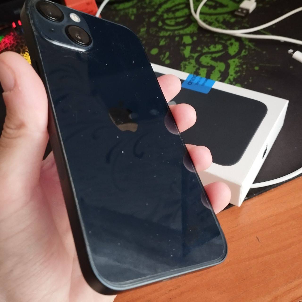 Смартфон Apple iPhone 13 256GB Midnight - отзывы покупателей на  маркетплейсе Мегамаркет | Артикул: 100033042555