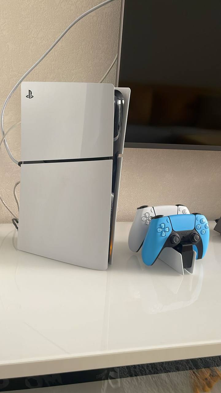 Игровая приставка Sony PlayStation 5 Slim 1TB White, купить в Москве, цены  в интернет-магазинах на Мегамаркет