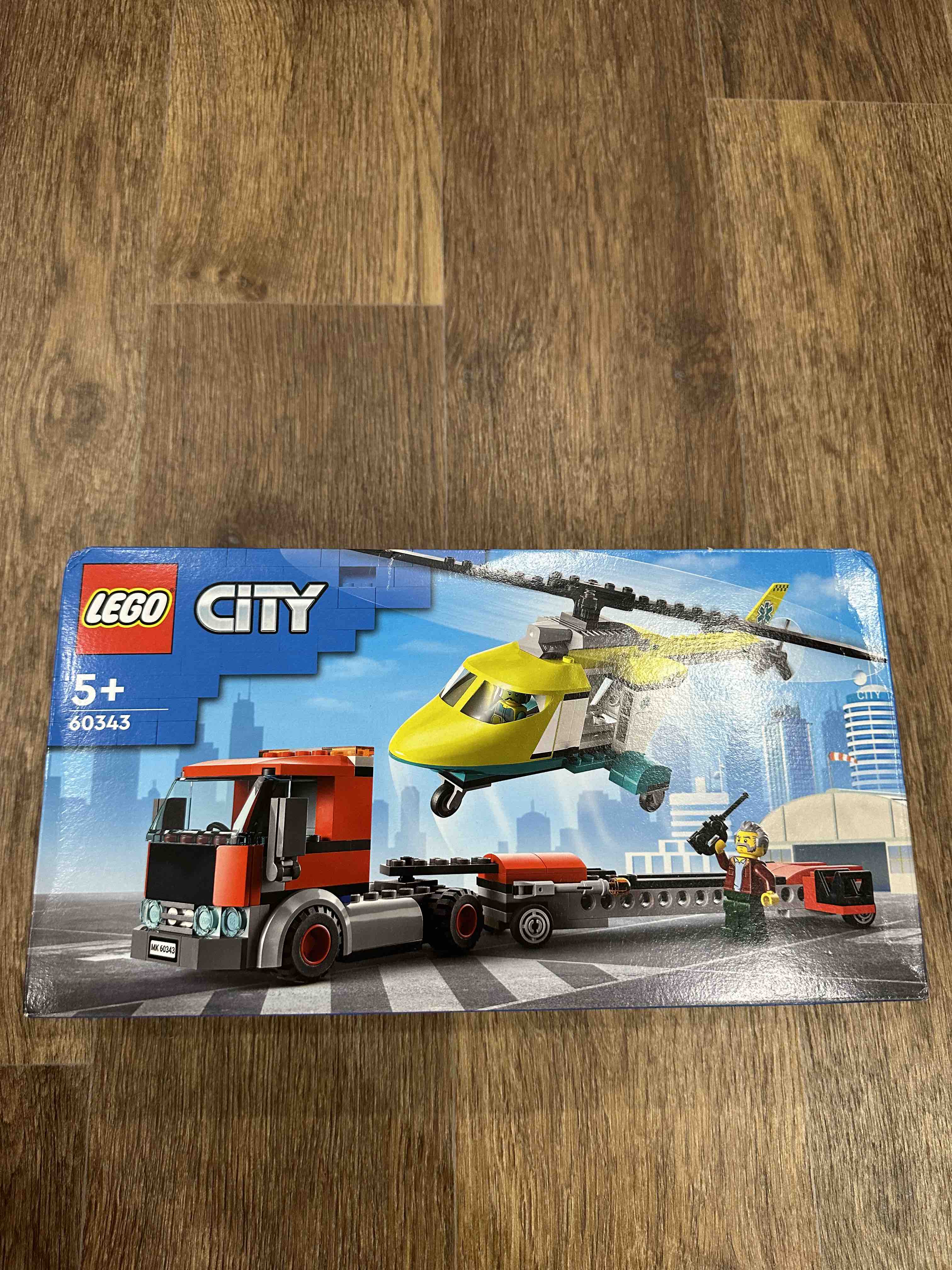 Купить конструктор LEGO City Грузовик для спасательного вертолёта 60343,  цены на Мегамаркет | Артикул: 600005492831