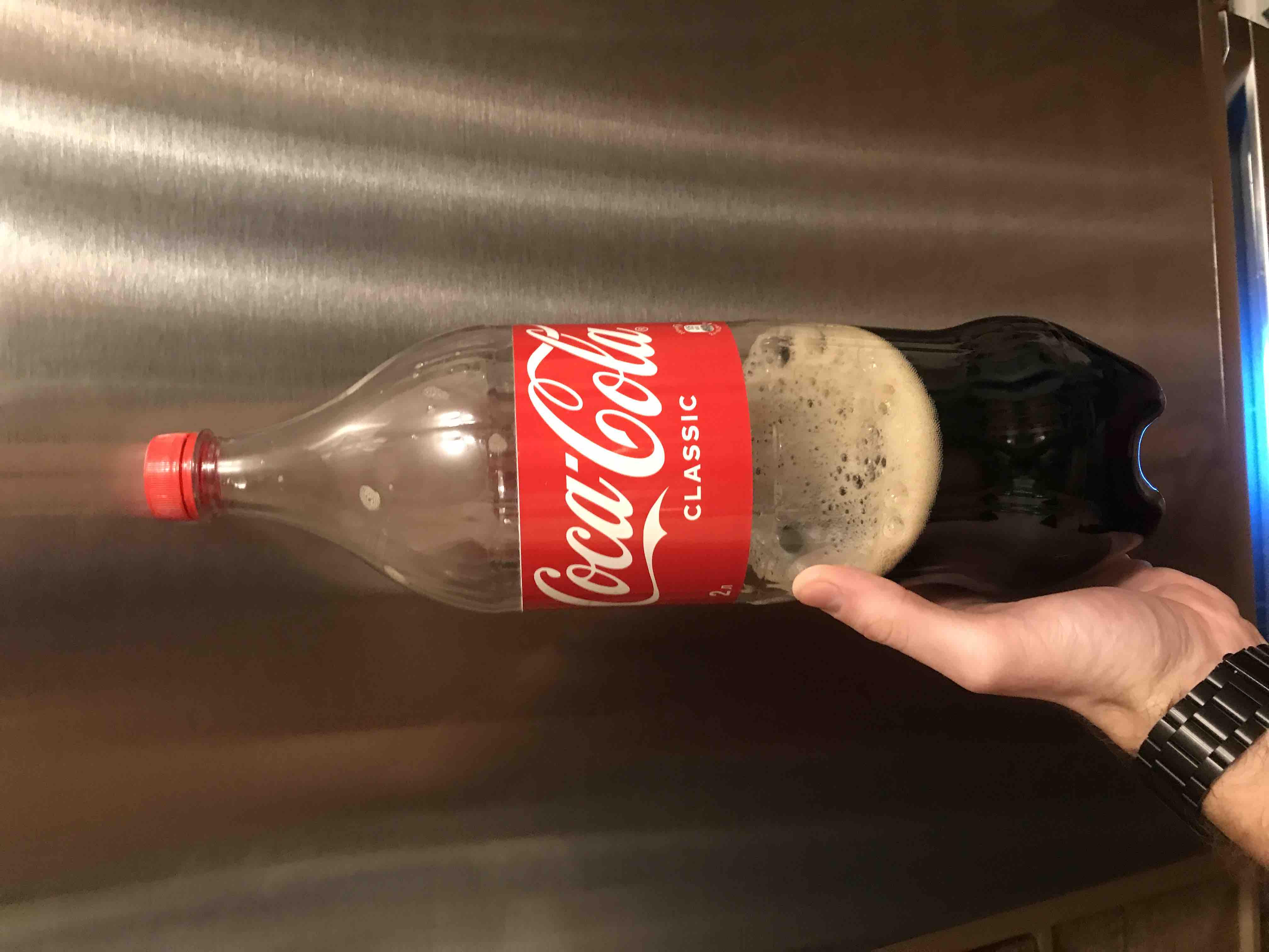 Газированный напиток Coca-Cola 2 л - отзывы покупателей на маркетплейсе  Мегамаркет | Артикул: 100040265057