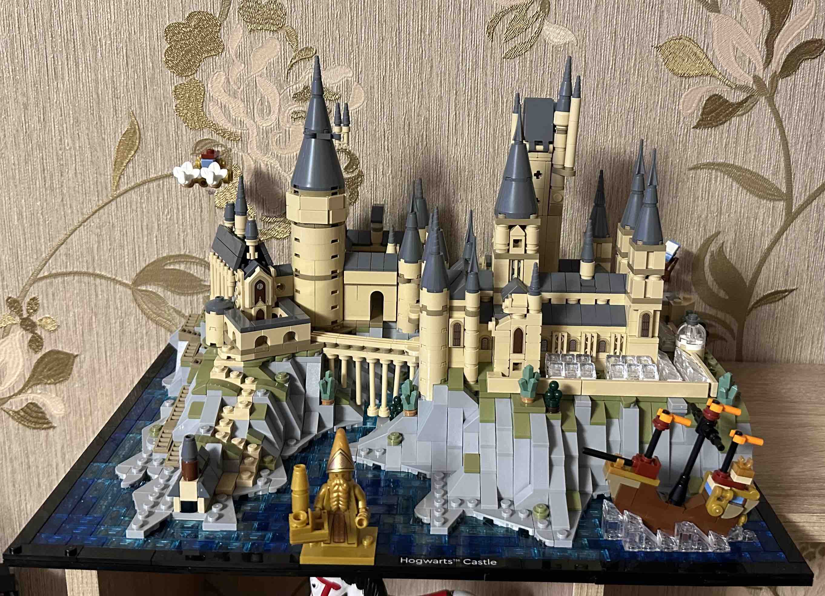 Купить конструктор Lego Harry Potter Hogwarts Castle and Grounds, 76419,  цены на Мегамаркет | Артикул: 100056152849