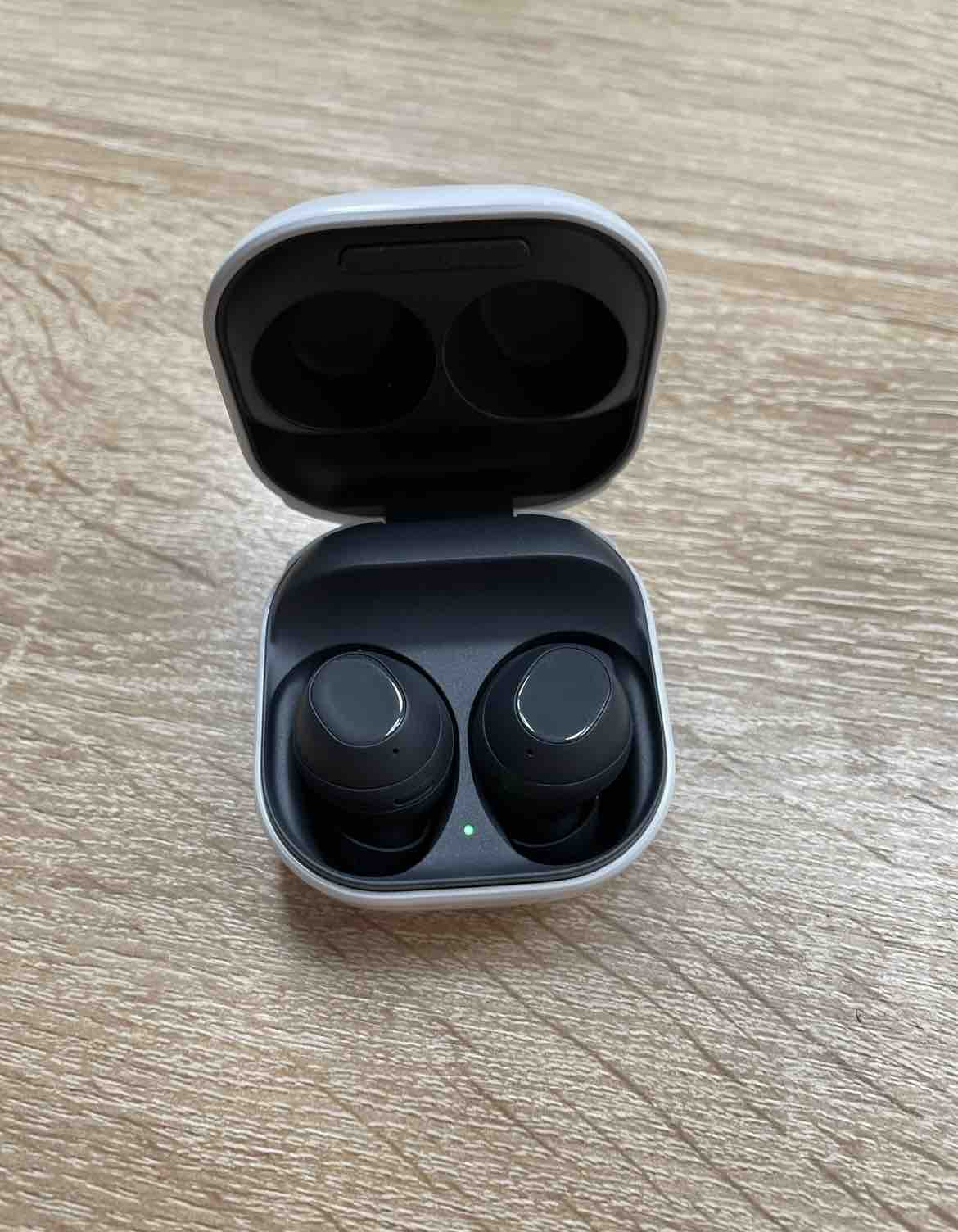 Беспроводные наушники Samsung Galaxy Buds FE Graphite (R400), купить в ...