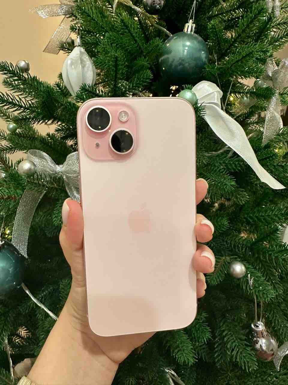 Смартфон Apple iPhone 15 128Gb 2 nano-sim Pink - отзывы покупателей на  Мегамаркет | 100060825475