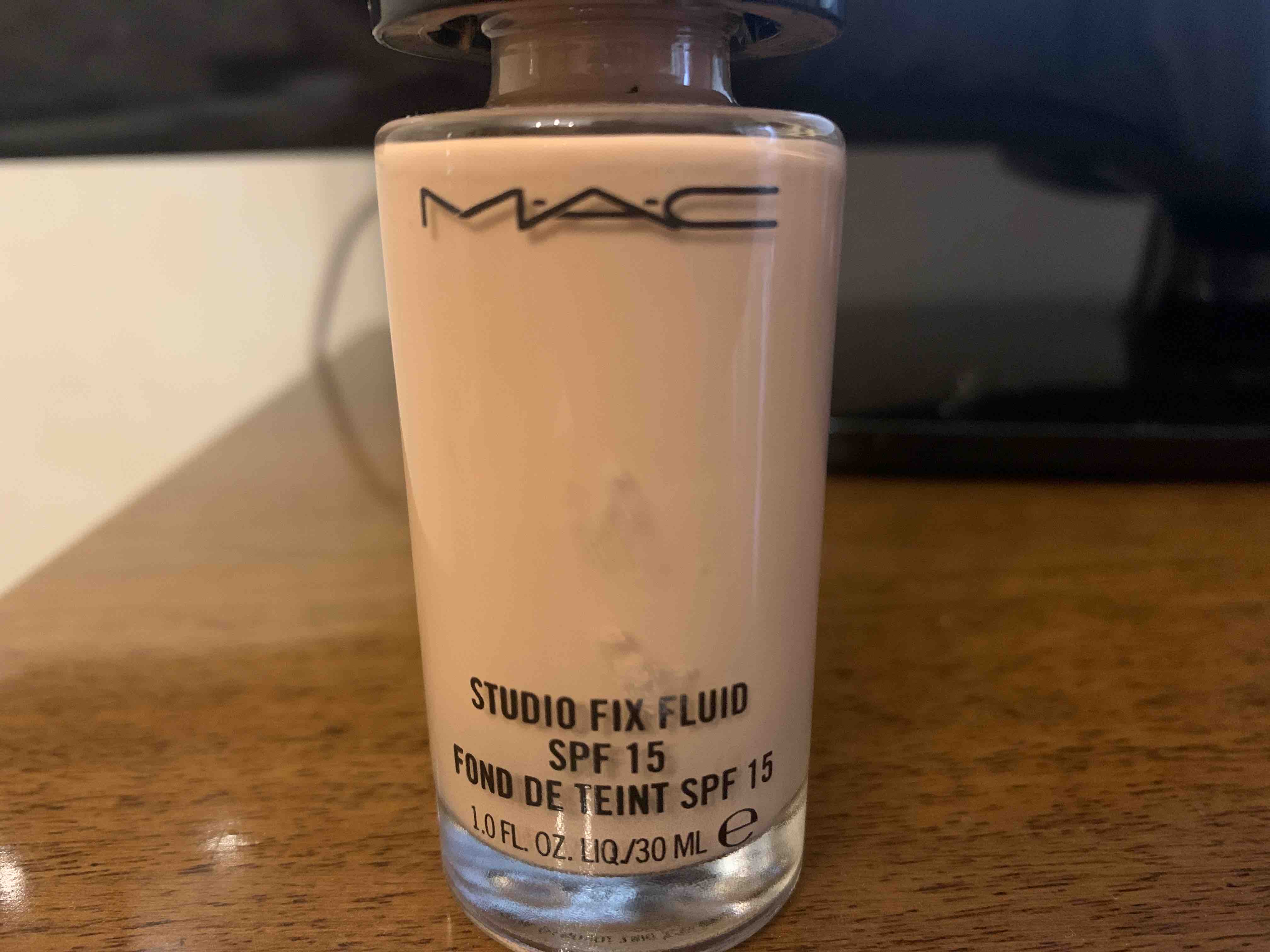 Купить основа тональная для лица MAC Studio Fix Fluid SPF15 матовая №NC15  30 мл, цены на Мегамаркет