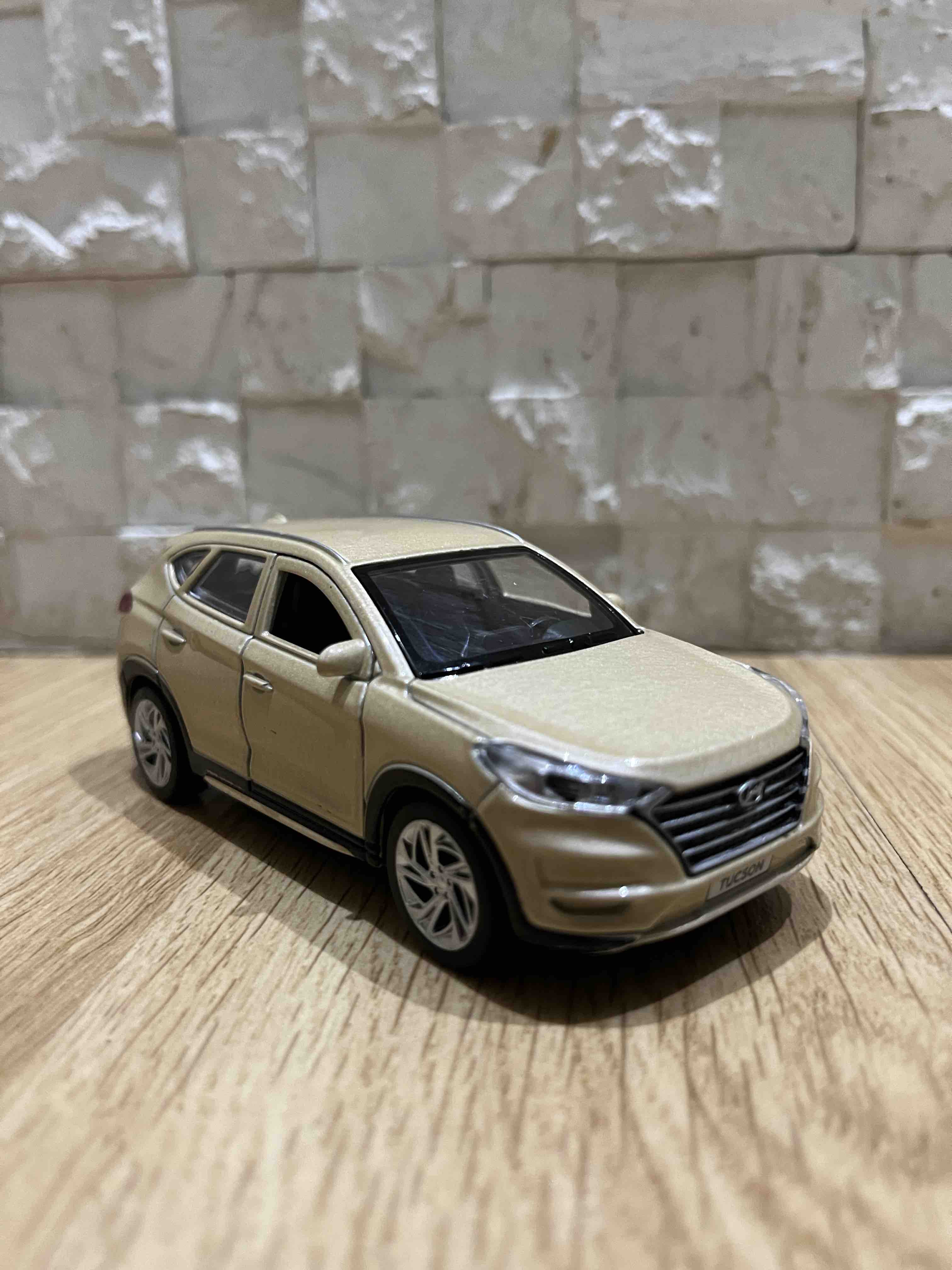 Отзывы о машина металл Технопарк HYUNDAI TUCSON длина 12 см, двери, багаж.,  инер, бежевый, 325384 - отзывы покупателей на Мегамаркет | игрушечный  транспорт TUCSON-12-BG - 100034474310