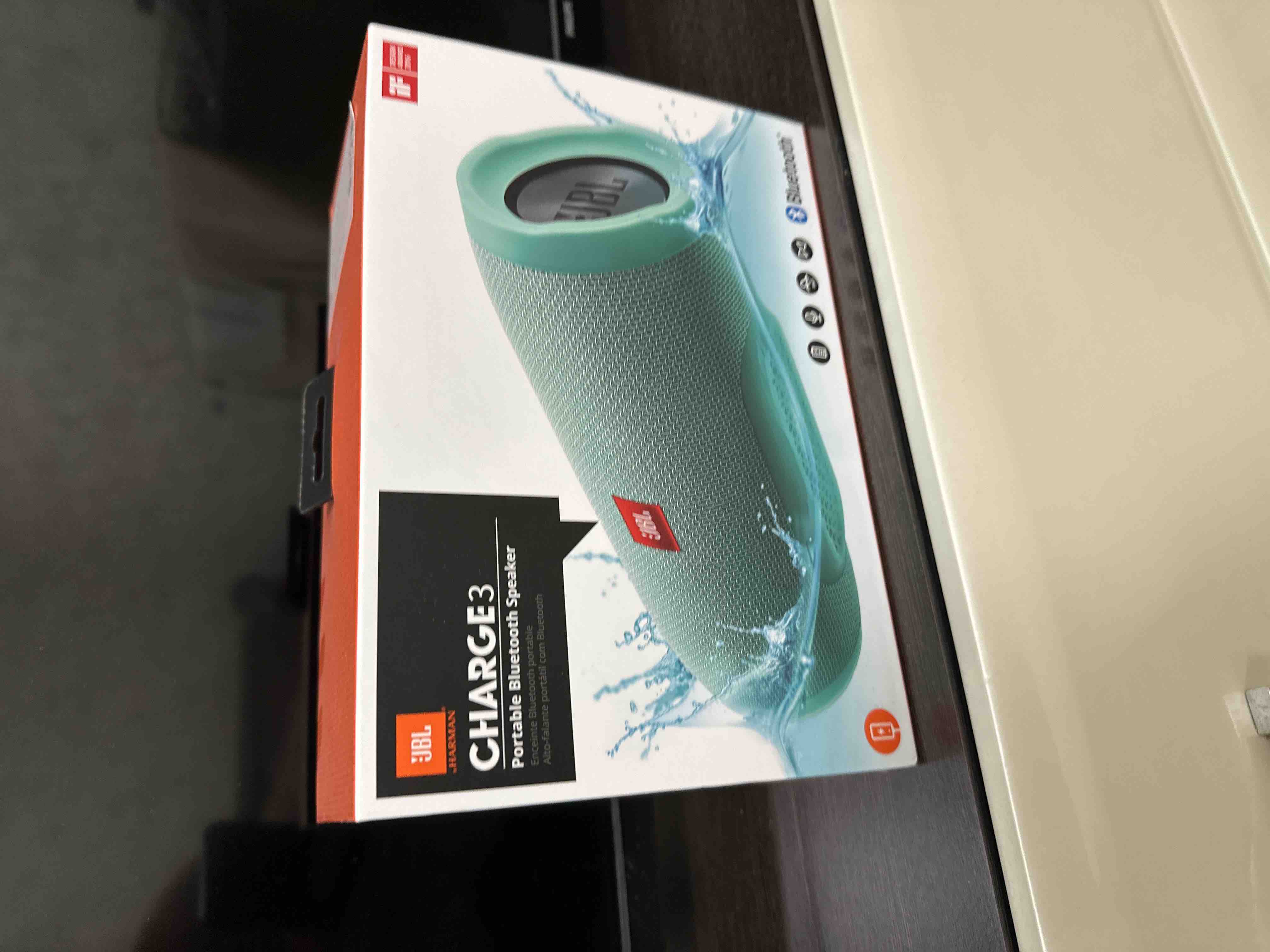 Портативная колонка JBL Charge 3 Grey, купить в Москве, цены в  интернет-магазинах на Мегамаркет