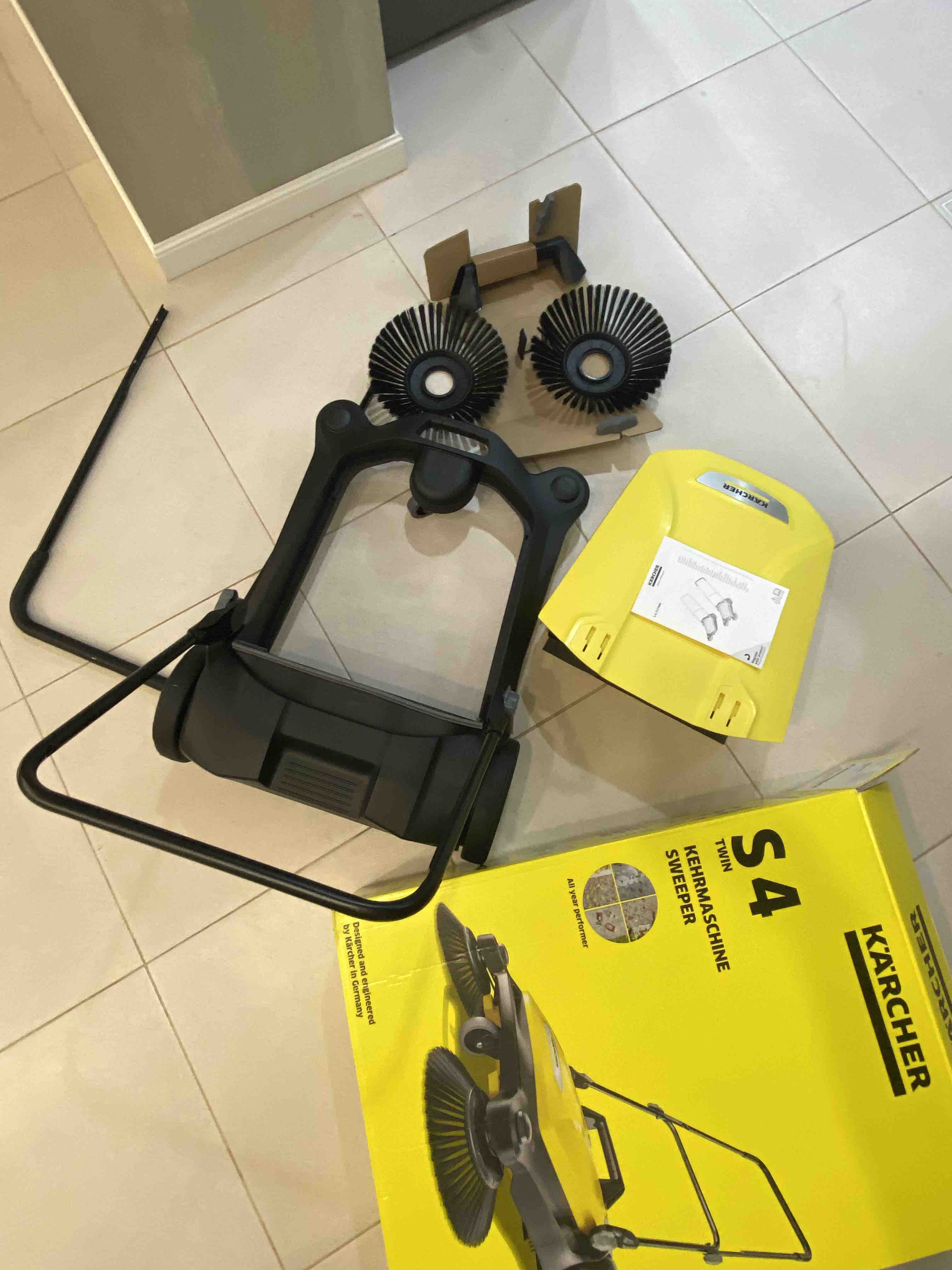 Машина подметальная механическая Karcher S 4 Twin 1.766-360.0 - купить в  Москве, цены на Мегамаркет | 100026038192