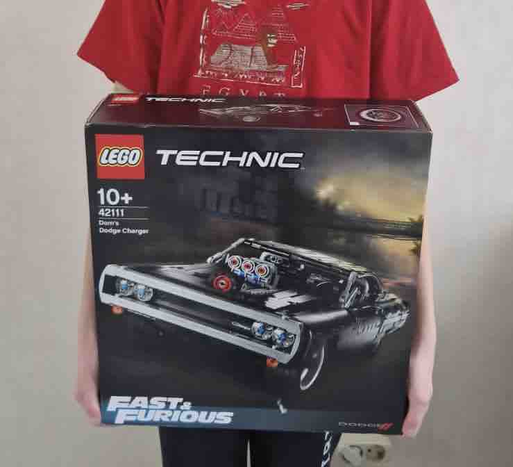 LEGO Technic 42111 Dom's Dodge Charger Macchina Giocattolo dal