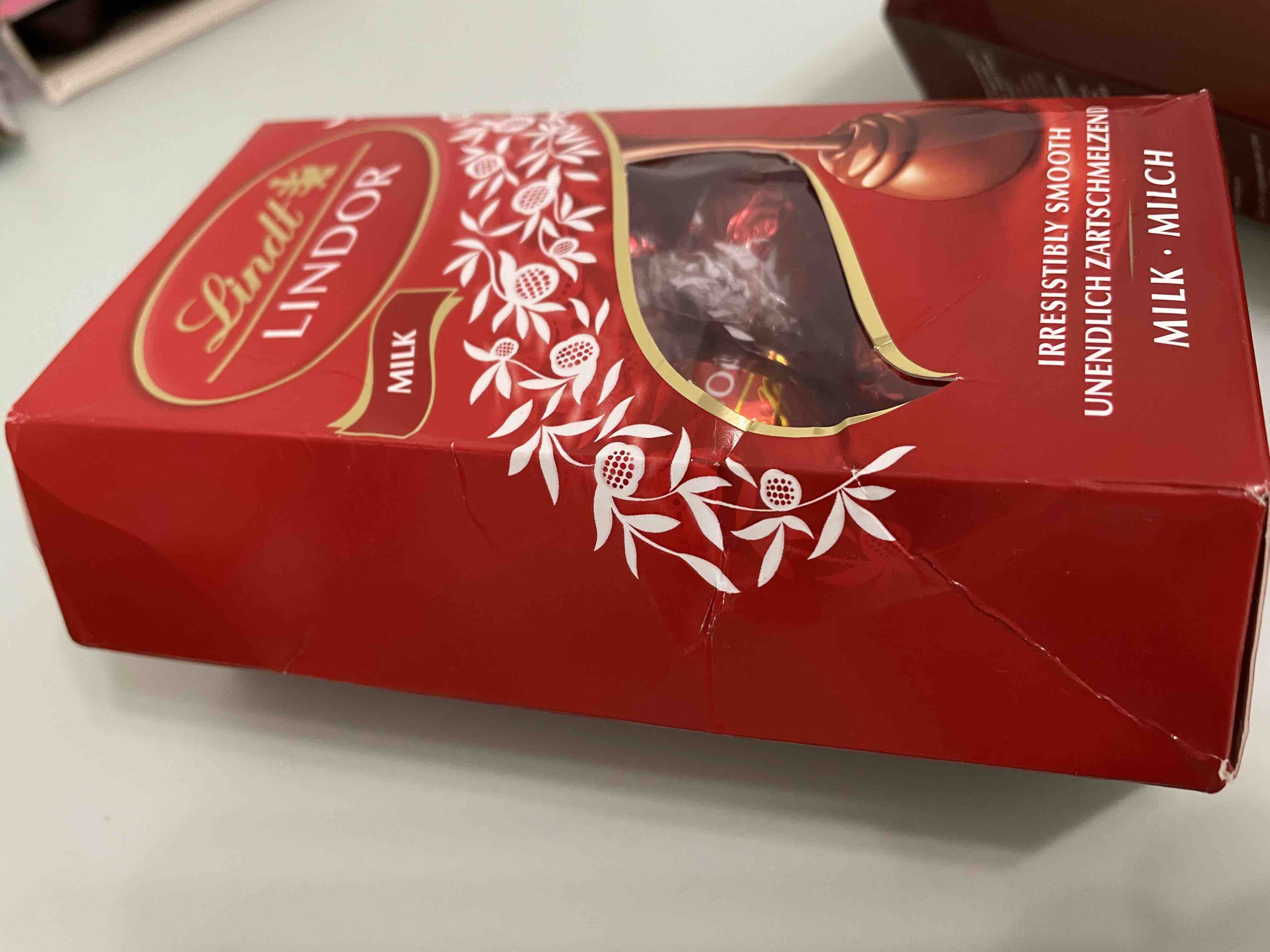 Набор конфет Lindt lindor молочный шоколад 200 г - отзывы покупателей на  маркетплейсе Мегамаркет | Артикул: 100023331957