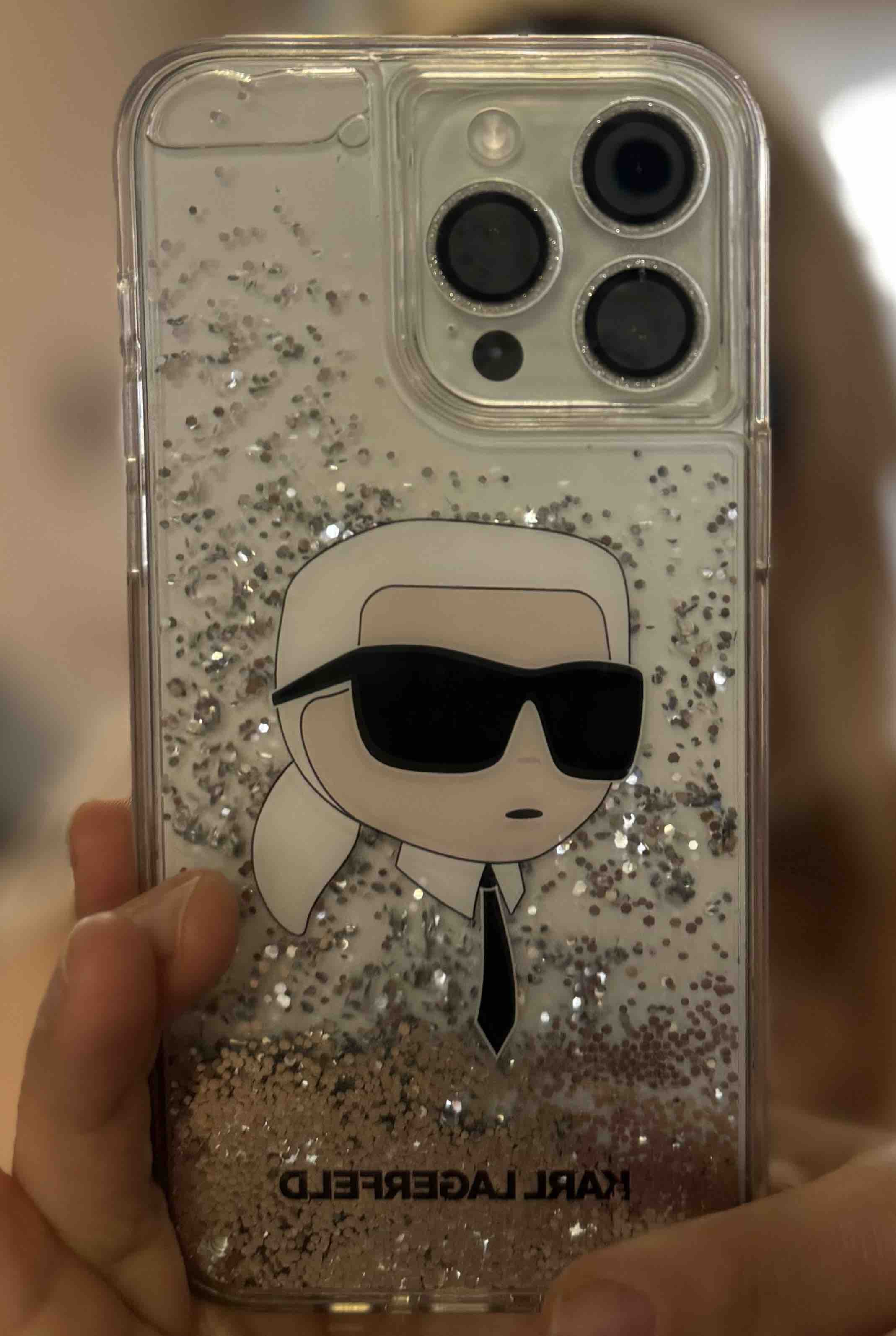 Чехол Karl Lagerfeld для iPhone 15 Pro Max двухслойный с гелем и блестками,  прозрачный - отзывы покупателей на Мегамаркет