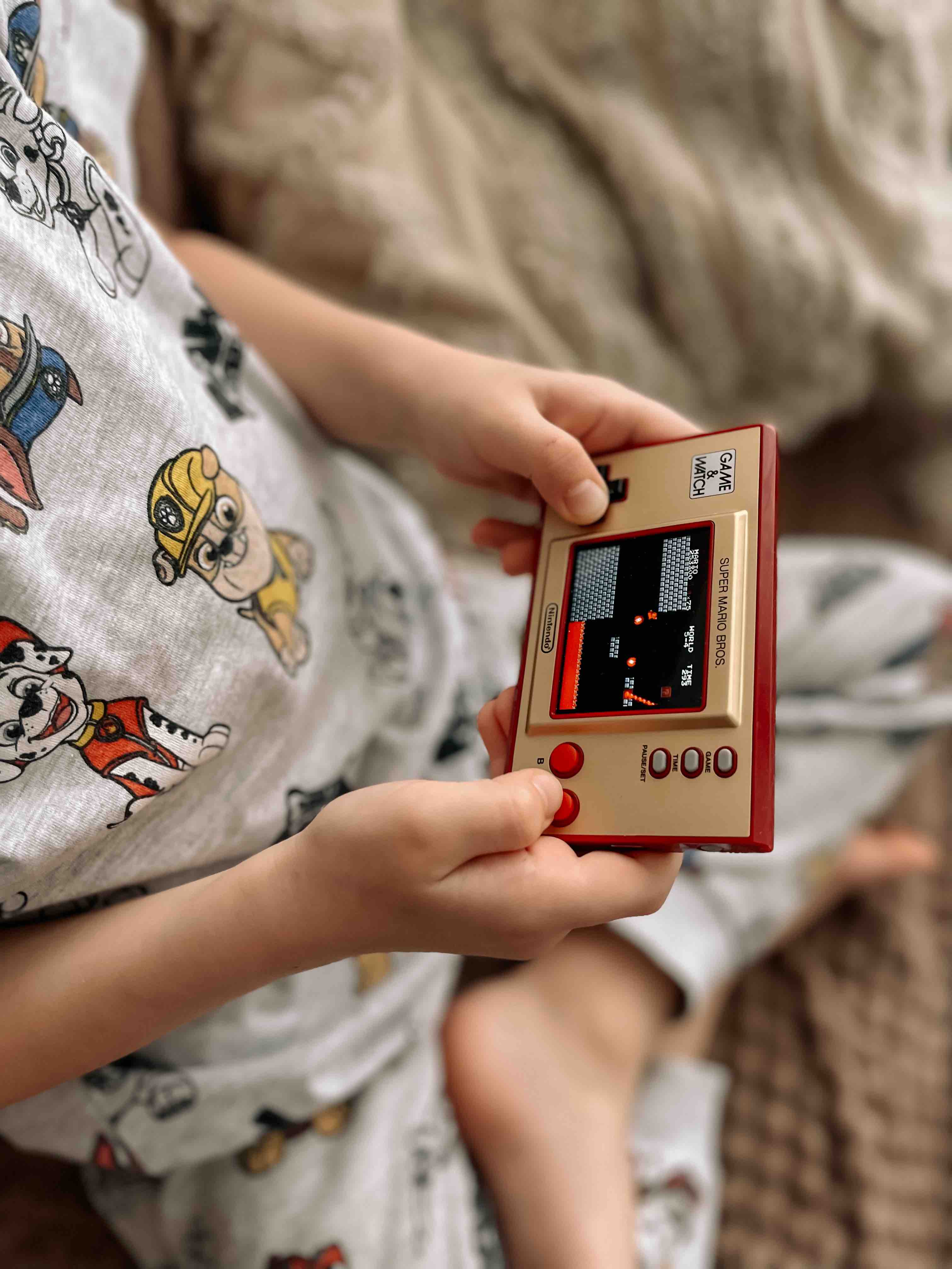 Игровая консоль Nintendo Game & Watch Super Mario Bros. - отзывы  покупателей на Мегамаркет | 100027469130