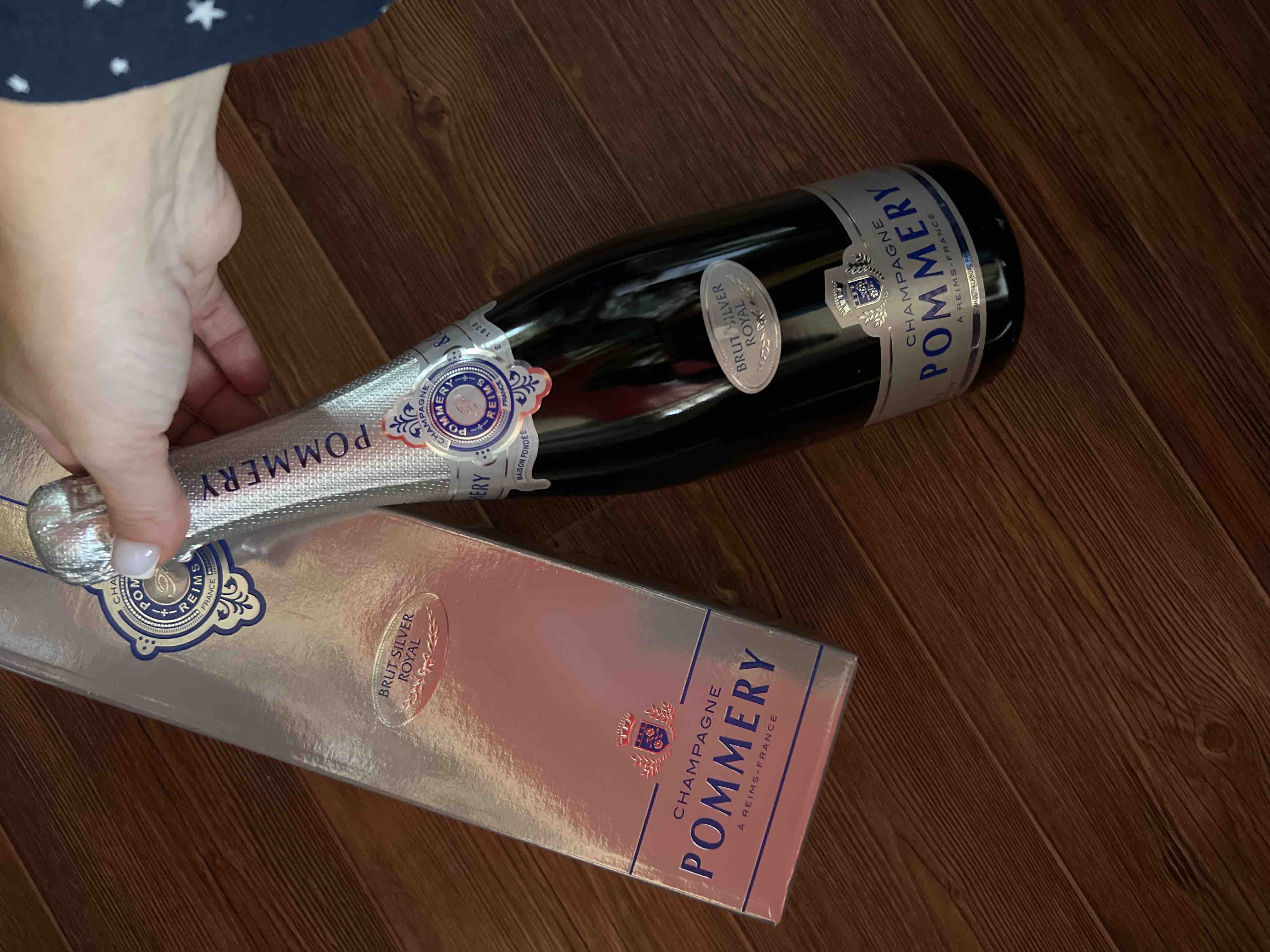 Шампанское Pommery Brut Silver Royal белое брют 0,75 л в подарочной  упаковке - отзывы покупателей на маркетплейсе Мегамаркет | Артикул:  100032040992