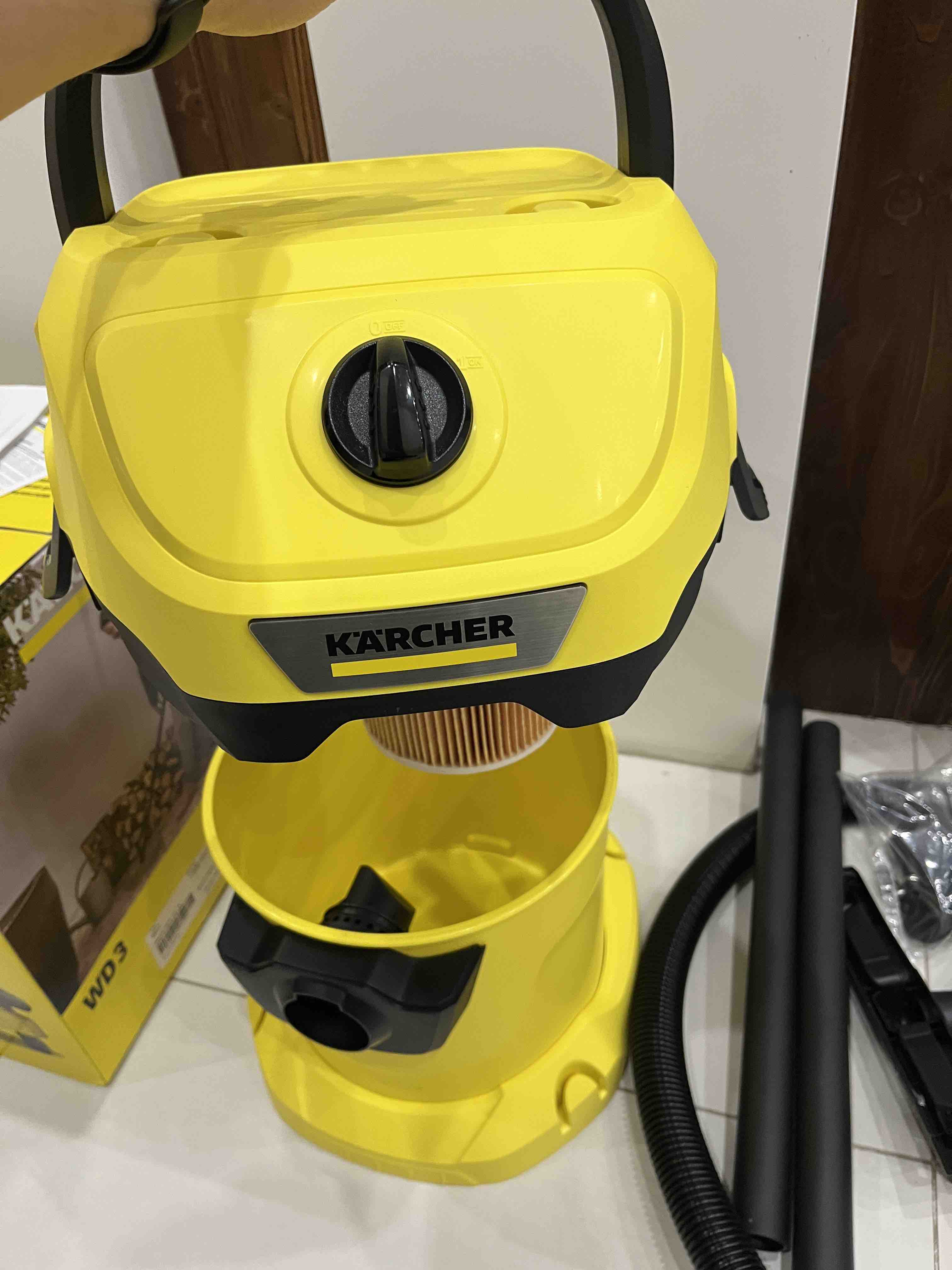 Строительный пылесос с контейнером для пыли Karcher WD 3 купить в  интернет-магазине, цены на Мегамаркет