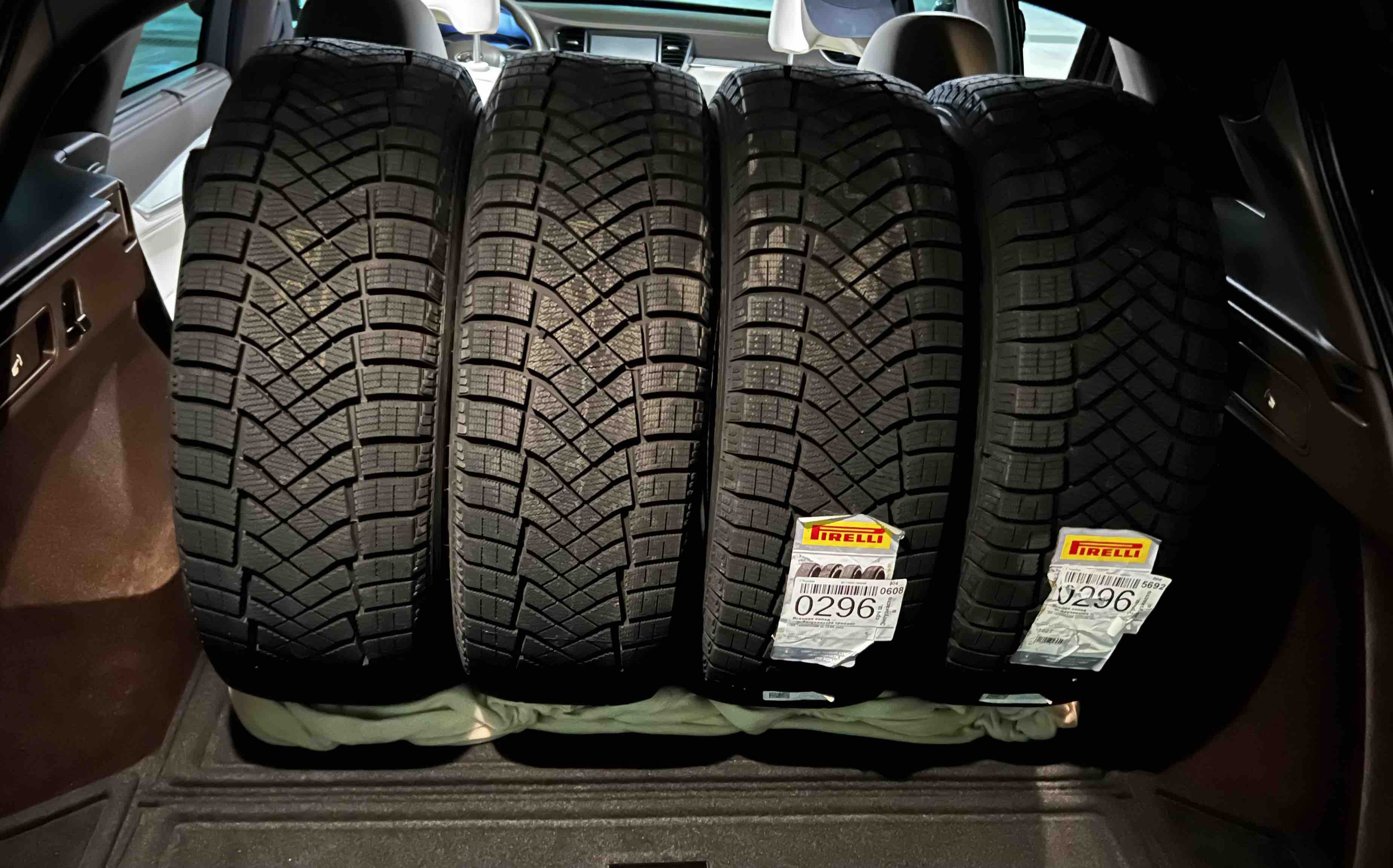 Шины Pirelli Ice Zero FR 215/65 R16 102T XL - отзывы покупателей на  Мегамаркет | 100013213499