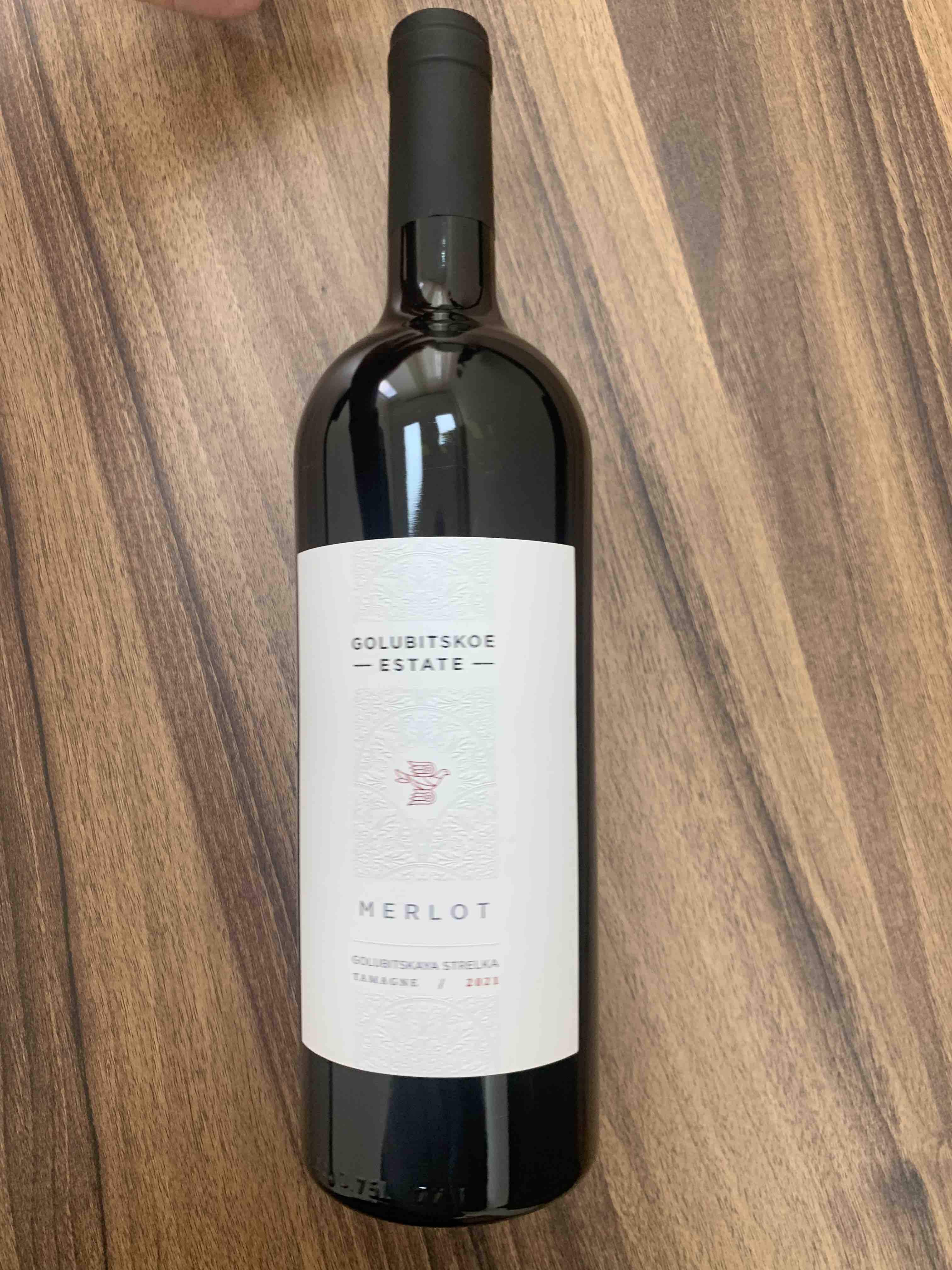 Вино Golubitskoe Estate Merlot красное сухое 0,75 л - отзывы покупателей на  маркетплейсе Мегамаркет | Артикул: 100027347037