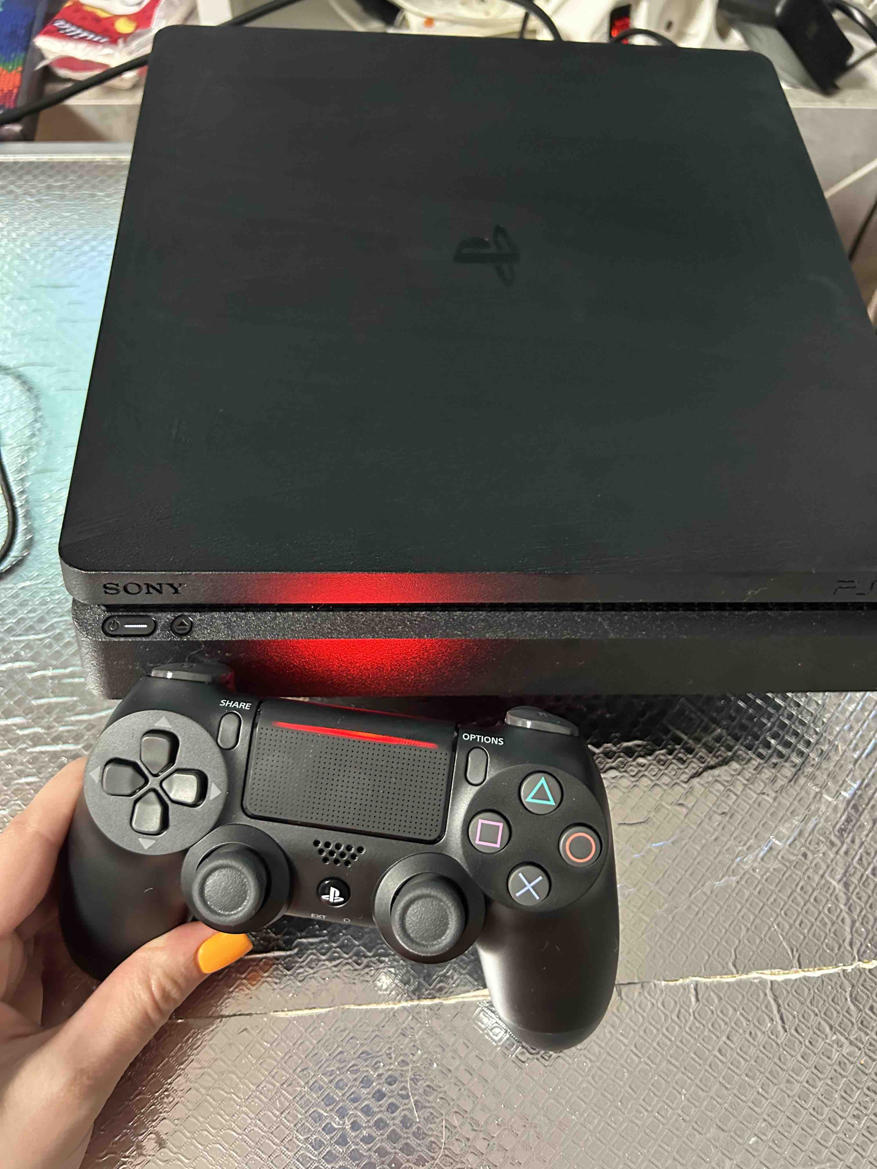 Игровая приставка Sony PlayStation 4 Slim 500Gb, купить в Москве, цены в  интернет-магазинах на Мегамаркет