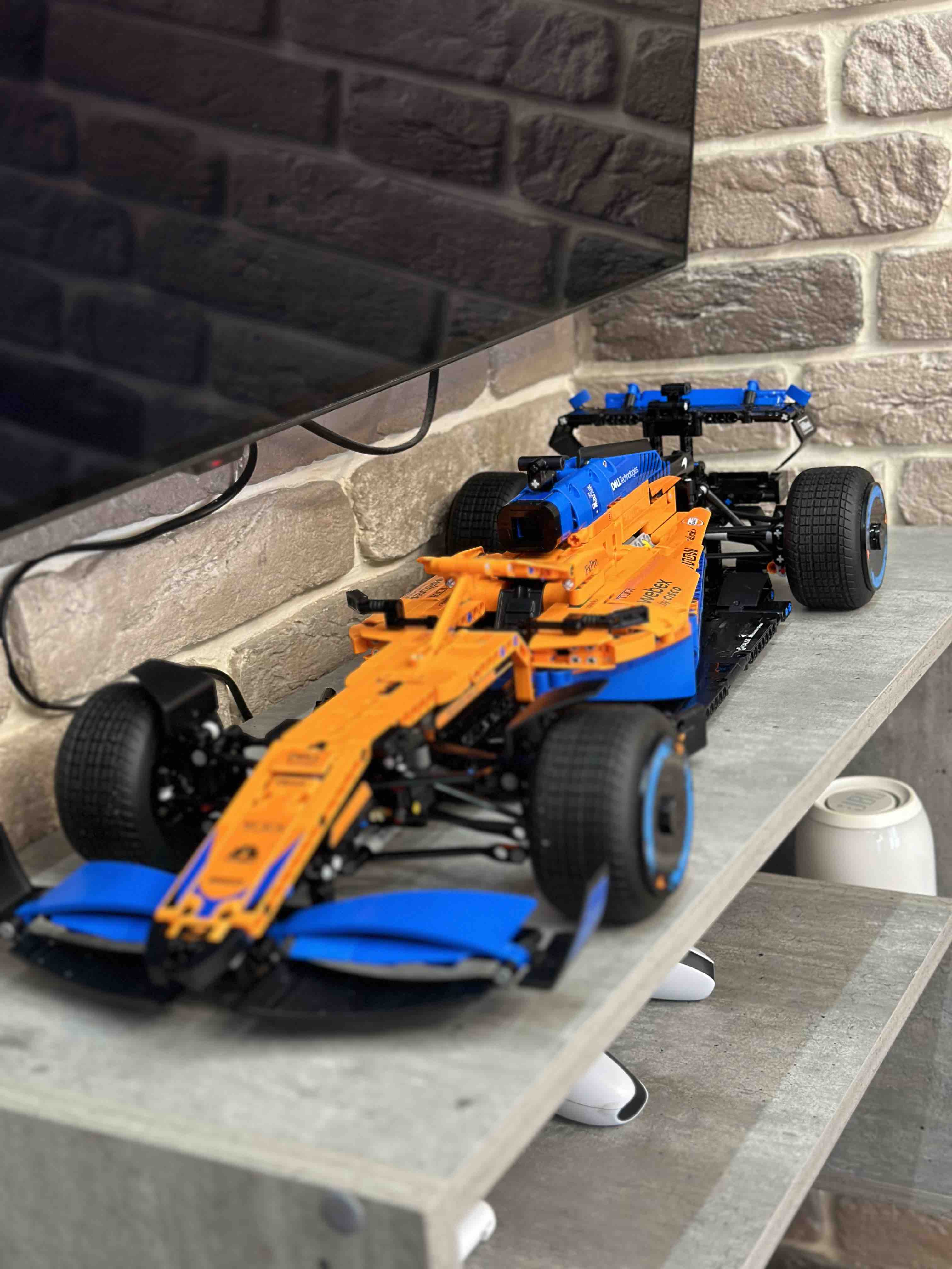 Отзывы о конструктор LEGO Technic Гоночный автомобиль McLaren Formula 1  42141 - отзывы покупателей на Мегамаркет | конструкторы LEGO 42141 -  600005995552