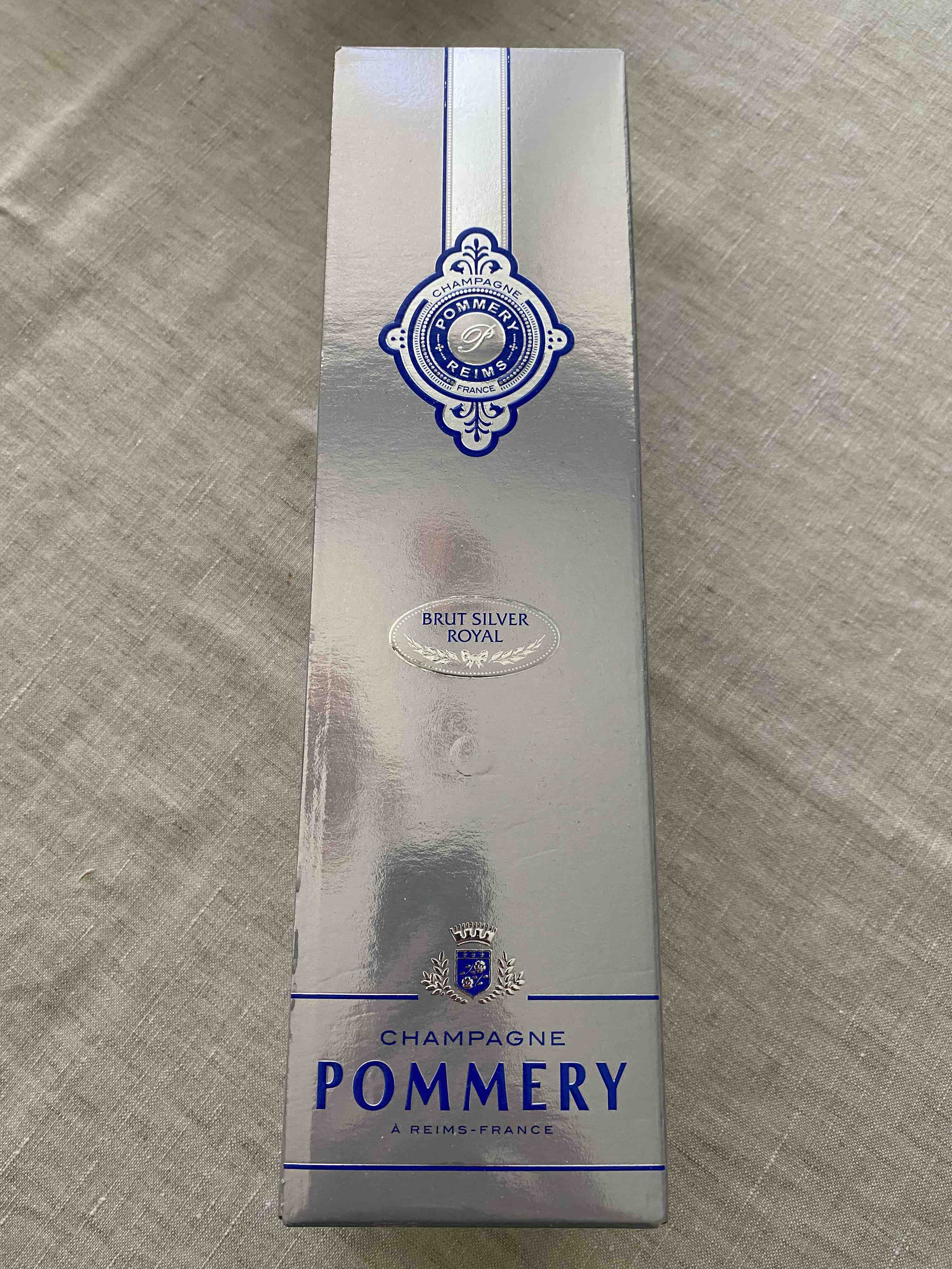 Шампанское Pommery Brut Silver Royal белое брют 0,75 л в подарочной  упаковке - отзывы покупателей на маркетплейсе Мегамаркет | Артикул:  100032040992