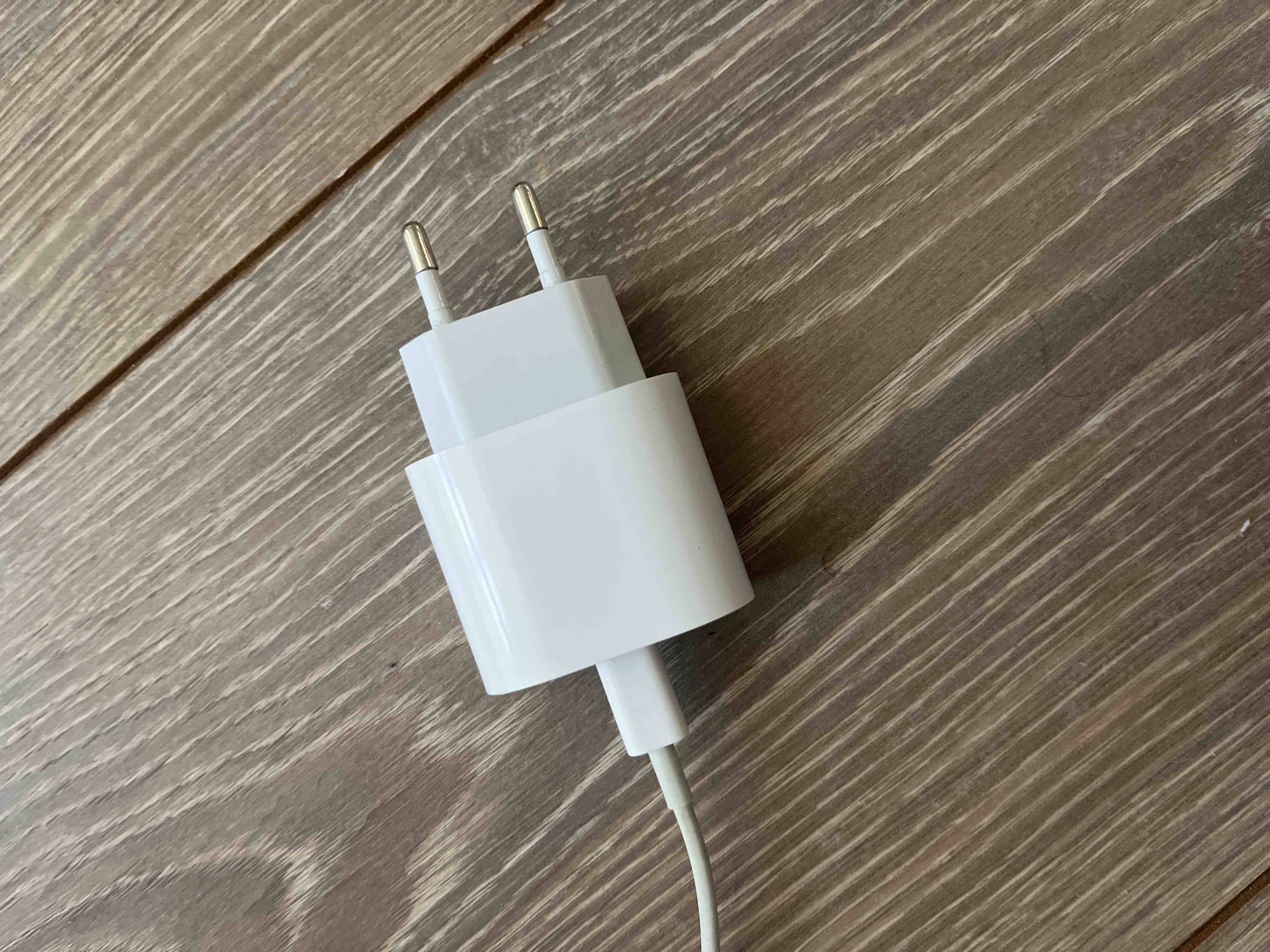 Блок питания для iPhone 12 20W/Android USB-C 20w, купить в Москве, цены в  интернет-магазинах на Мегамаркет