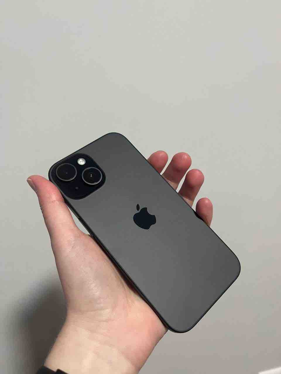 Смартфон Apple iPhone 15 256Gb 2 nano-sim Black - отзывы покупателей на  Мегамаркет | 100060825473