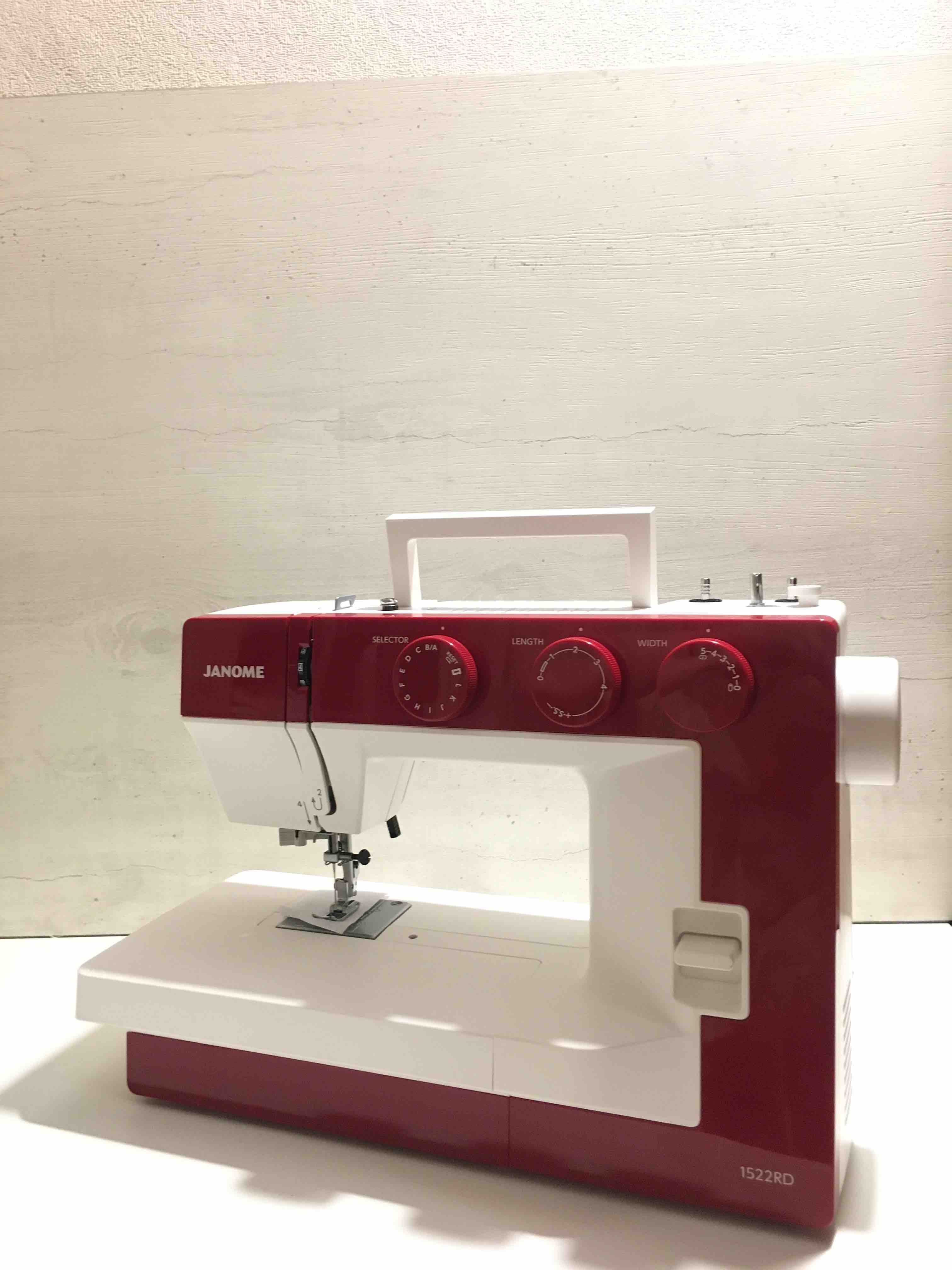 Швейная машина Janome 1522RD Red, купить в Москве, цены в  интернет-магазинах на Мегамаркет