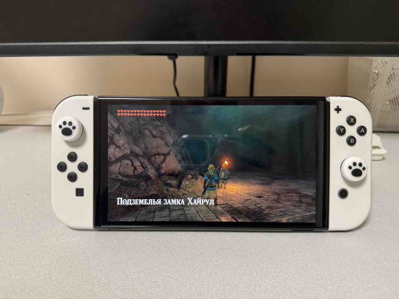 Игровая приставка Nintendo Switch OLED 64 ГБ, неоновый синий/неоновый  красный, купить в Москве, цены в интернет-магазинах на Мегамаркет