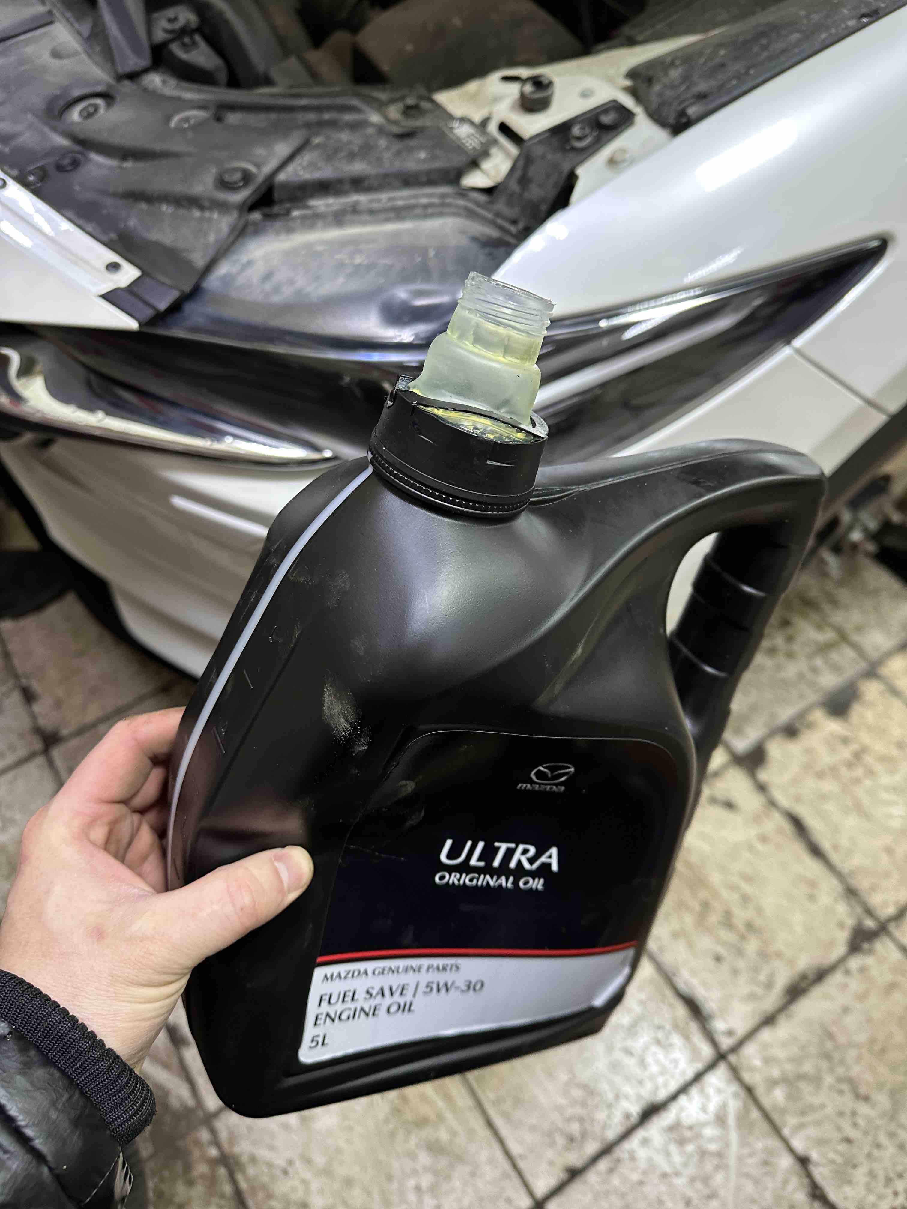 Моторное масло Mazda Original Oil Ultra 8300-77-992 5W30 5л - отзывы  покупателей на Мегамаркет | 100026019920