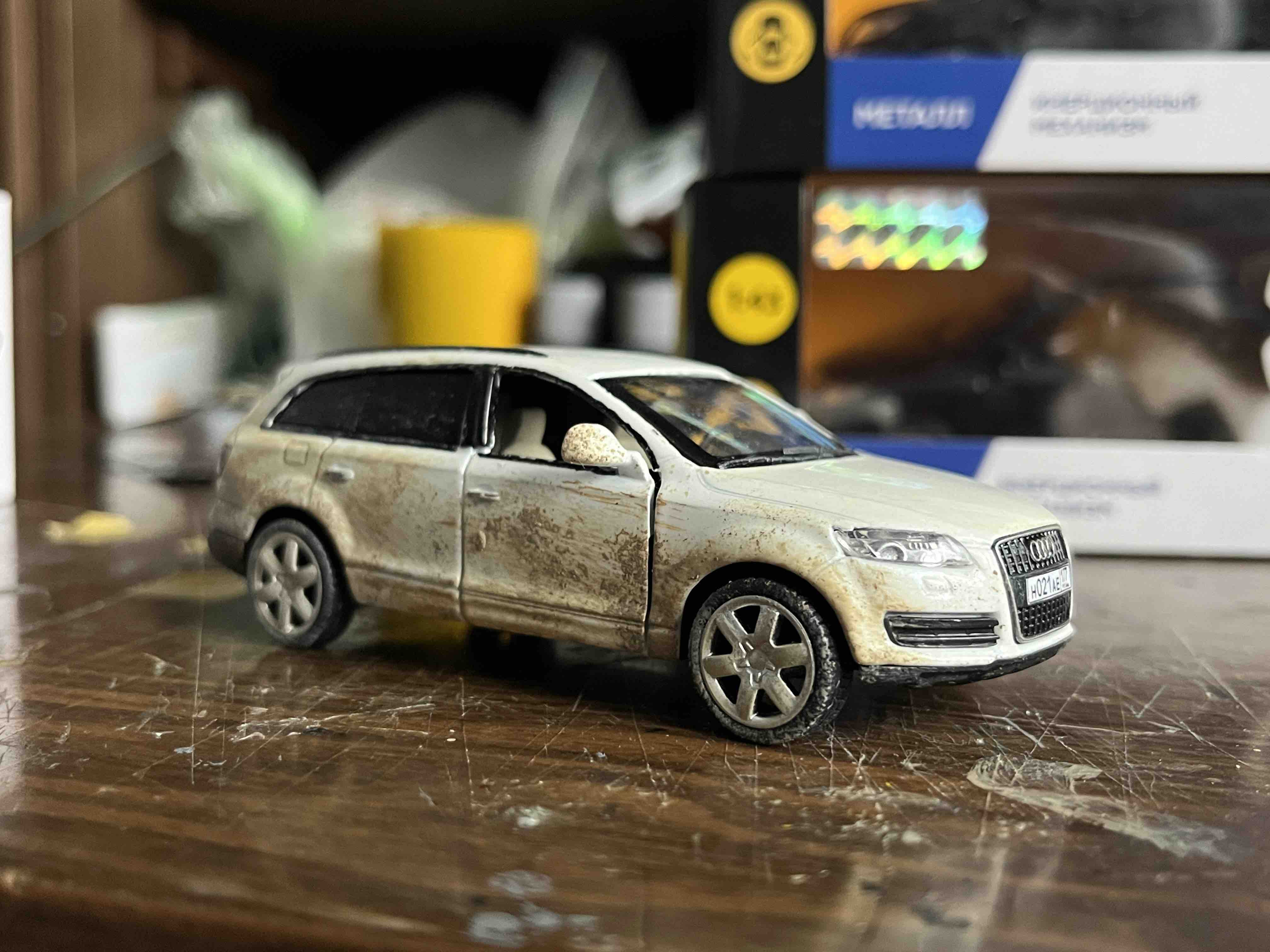 Купить машина металлическая Пламенный мотор Audi Q7, 1:43, открываются  двери, 10 см, черный, цены на Мегамаркет